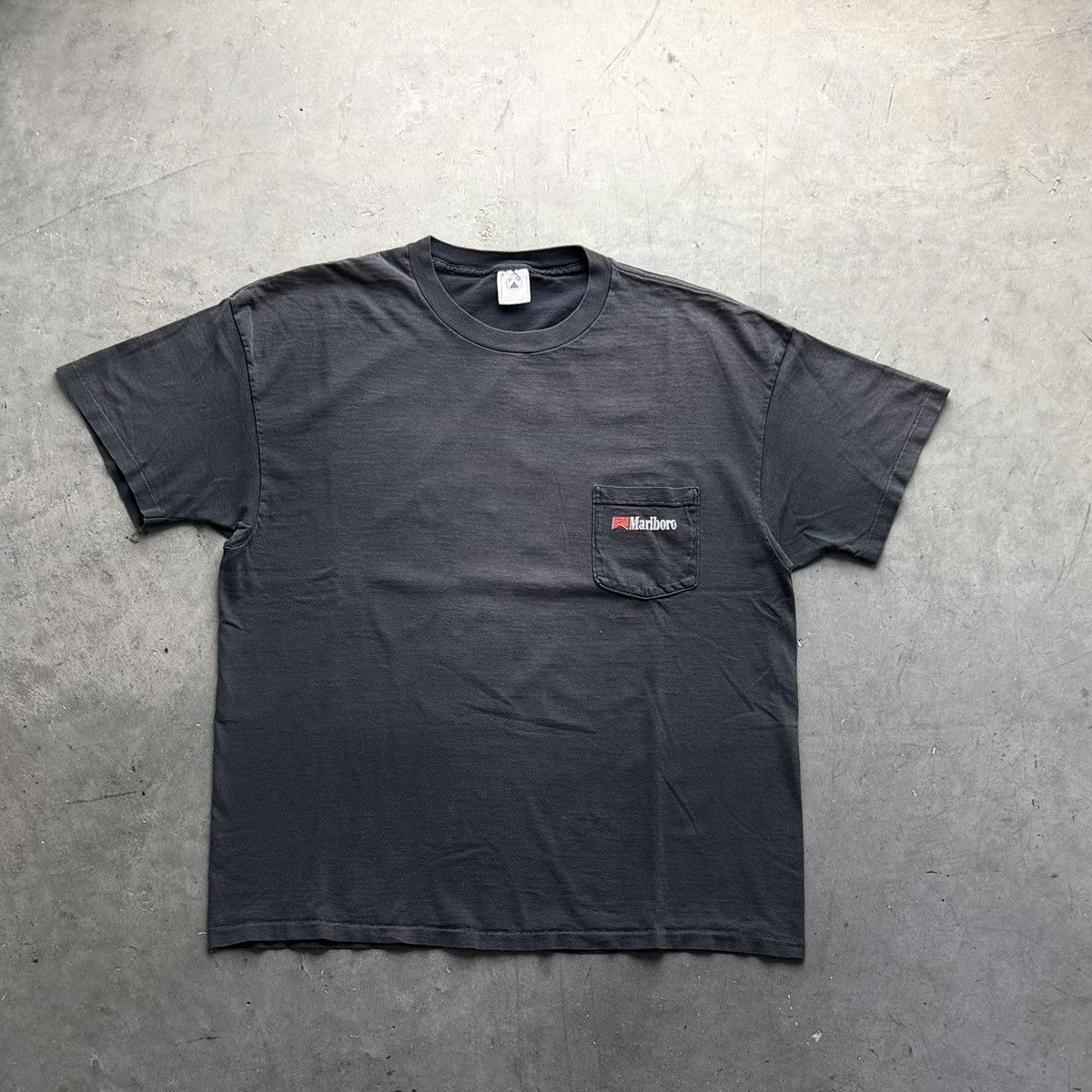 Marlboro VINTAGE 90s FADED BLACK MARLBORO COWBOY T SHIRT XL THRASHED Size US XL / EU 56 / 4 - 3 Thumbnail
