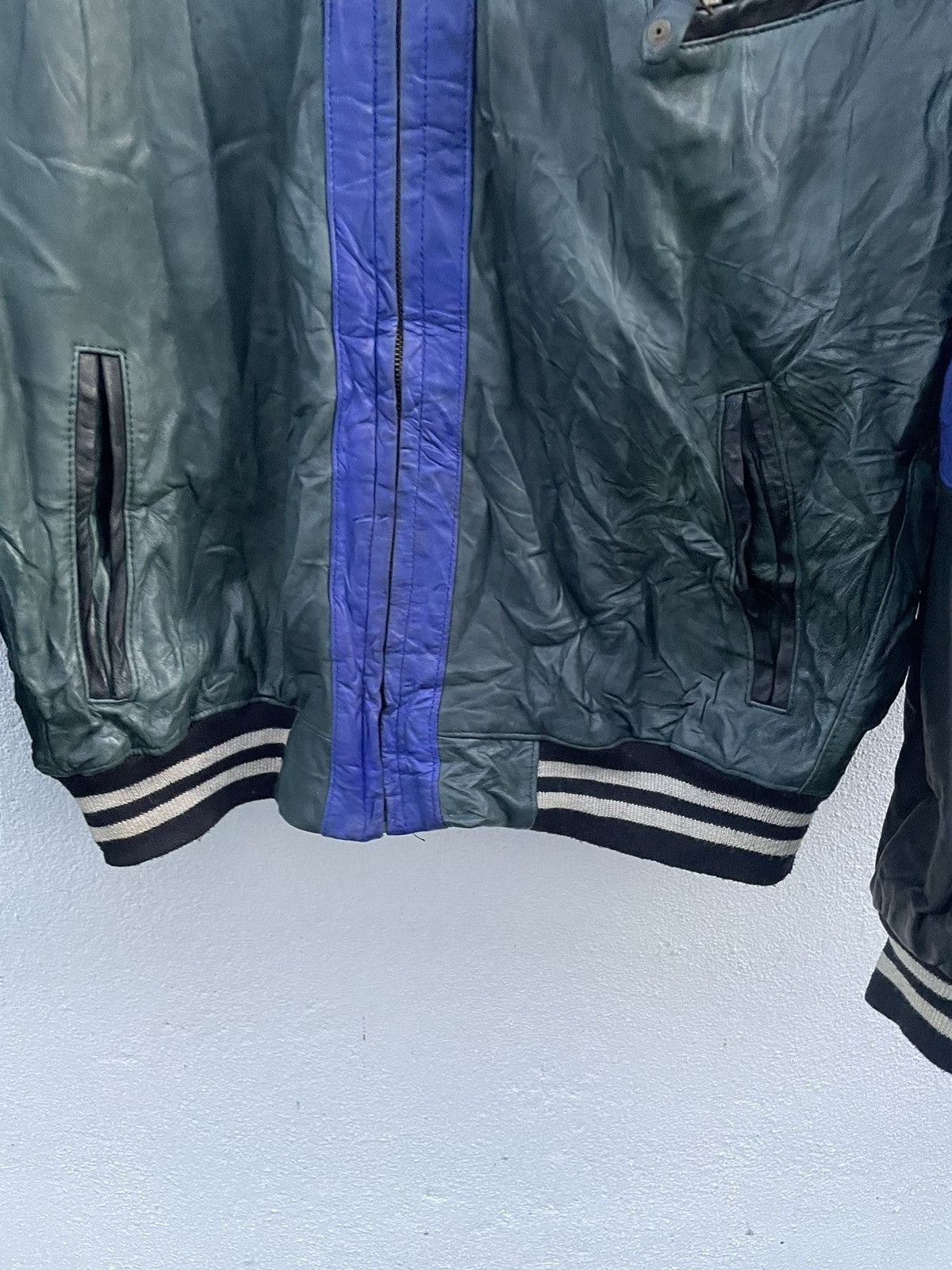 Other Vintage Leather Bomber Jacket Wolf Head Patch Size M Size US M / EU 48-50 / 2 - 6 Thumbnail