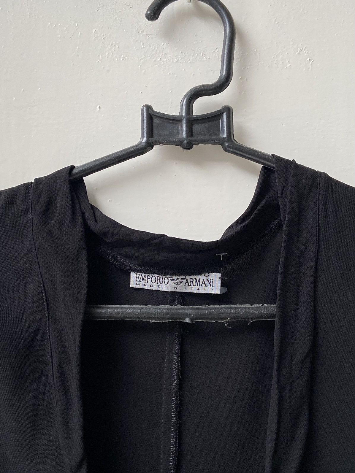 Emporio Armani EMPORIO ARMANI Black Sleeveless Size US XS / EU 42 / 0 - 12 Thumbnail