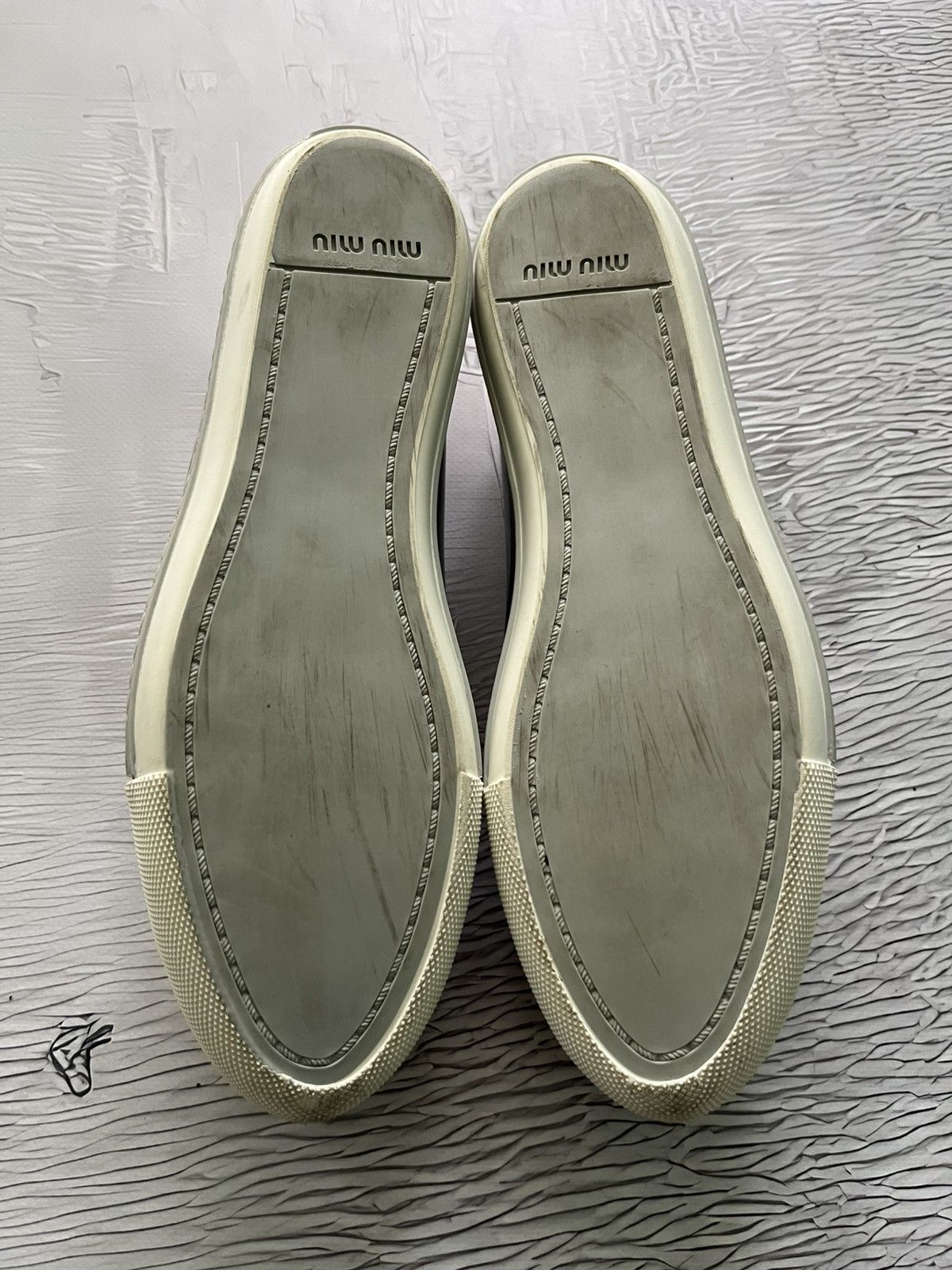 Miu Miu Miu Miu Silver Patent Leather Crystal Low-Top Sneakers Size US 10 / IT 40 - 6 Thumbnail