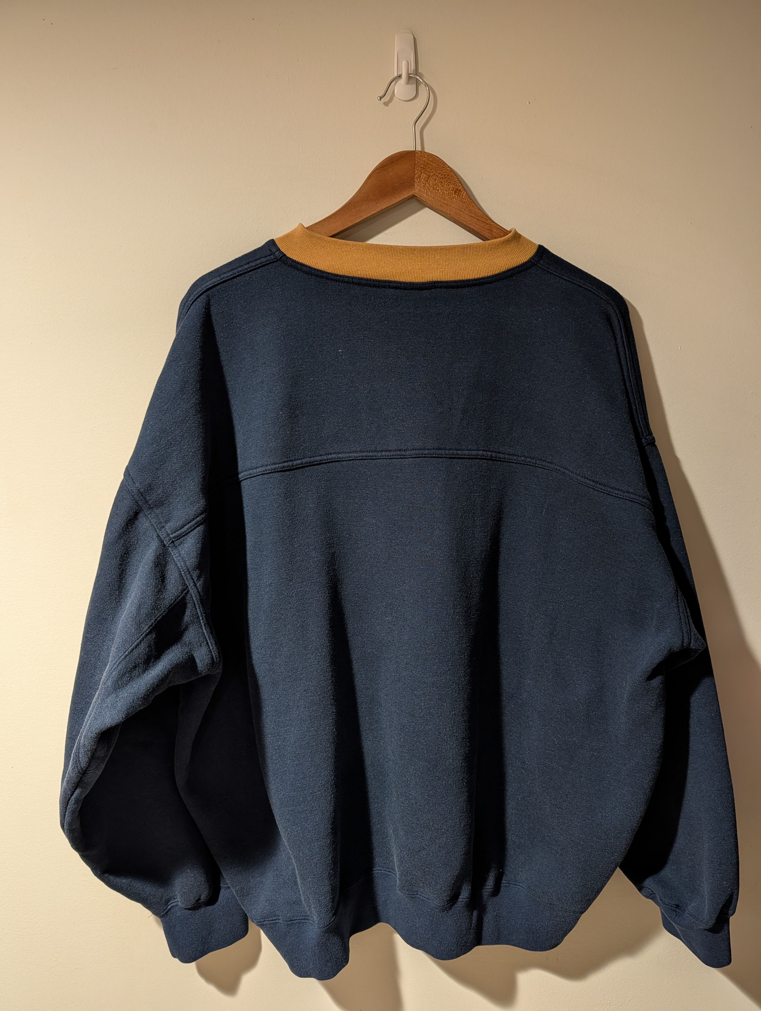 NCAA Vintage 90s Notre Dame College Football Nutmeg Sweatshirt Size US XL / EU 56 / 4 - 5 Thumbnail