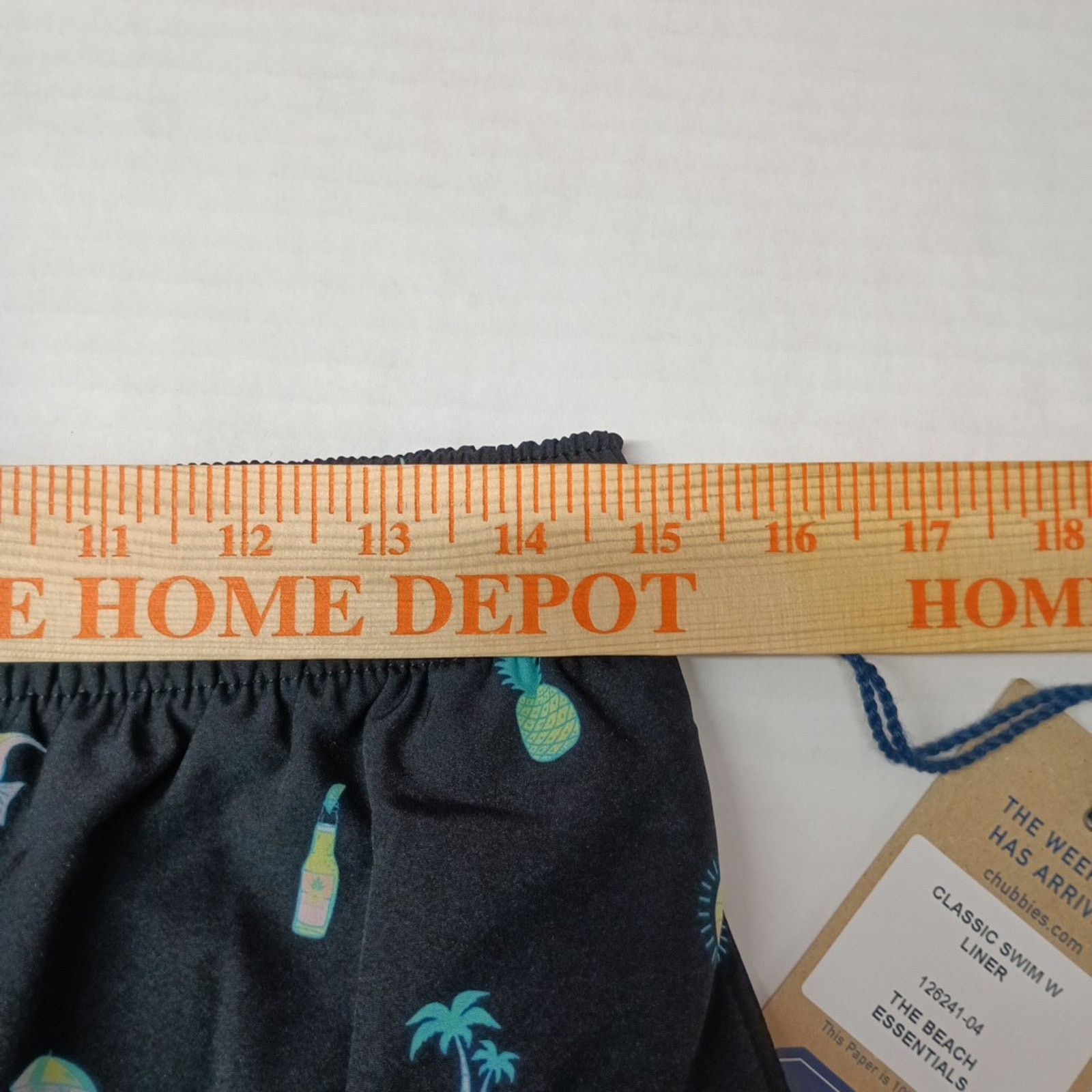 Chubbies Chubbies Mens The Beach Swim Trunks Size M Medium 5.5 Inseam Size US 30 / EU 46 - 8 Thumbnail