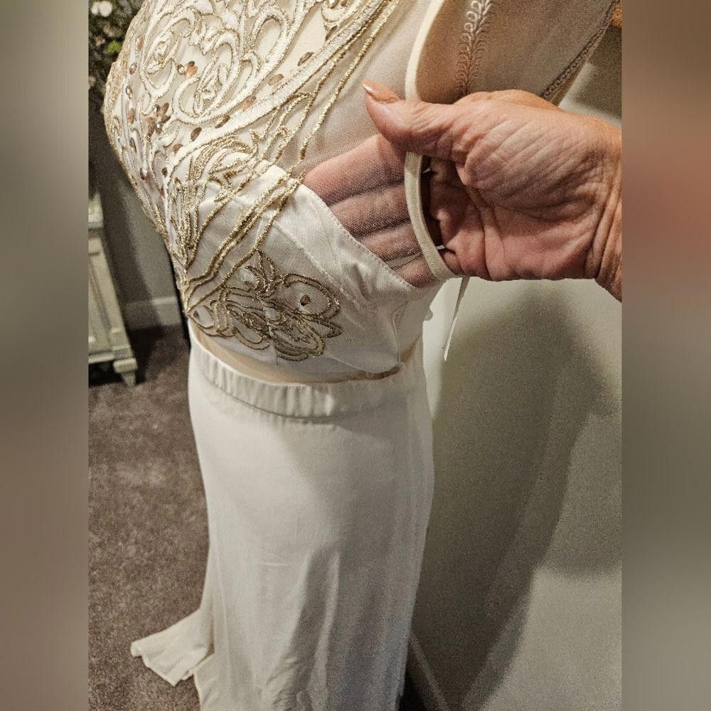 Designer Nwt Soieblu ivory gown with rhinestone detail Size L / US 10 / IT 46 - 2 Thumbnail