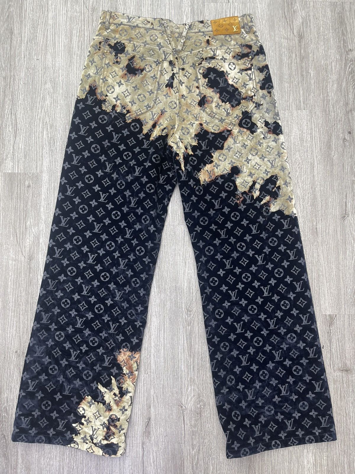 Louis Vuitton Louis Vuitton pants all over logo navy/ beige Size US 34 / EU 50 - 2 Thumbnail