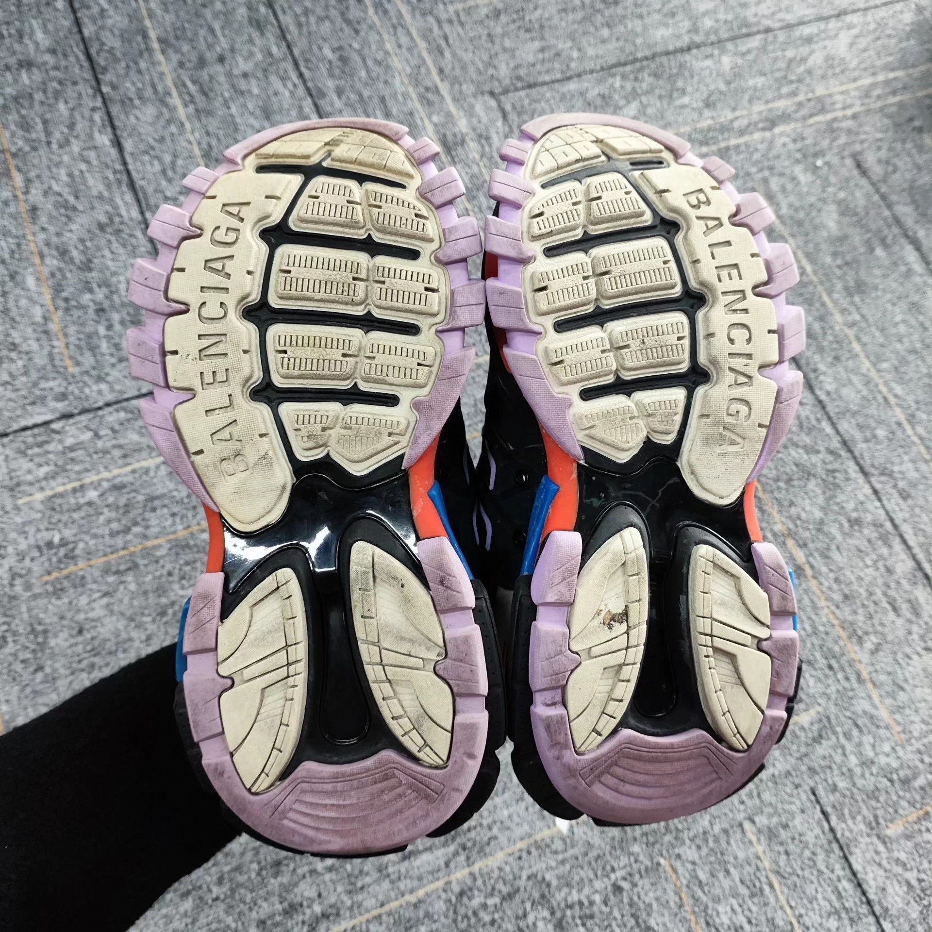 Balenciaga Balenciaga Track 36 W 260412WQQQT01 Size US 6 / IT 36 - 4 Thumbnail