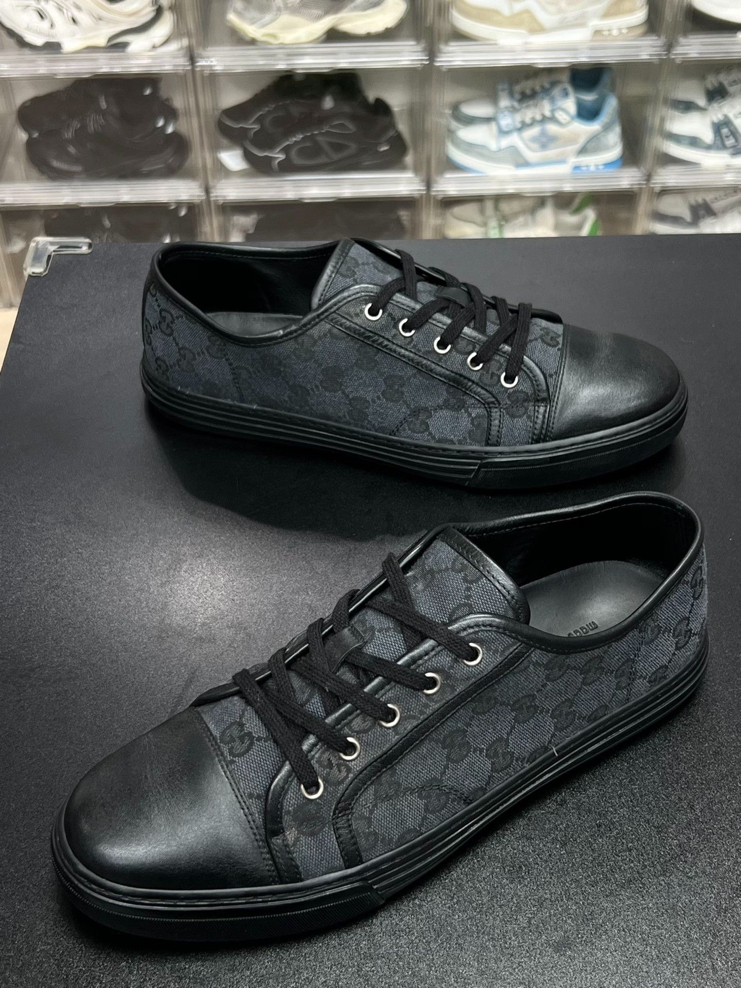 Gucci Gucci Canvas Printed Black Lowtop Sneakers 10 Men Size US 10 / EU 43 - 1 Thumbnail