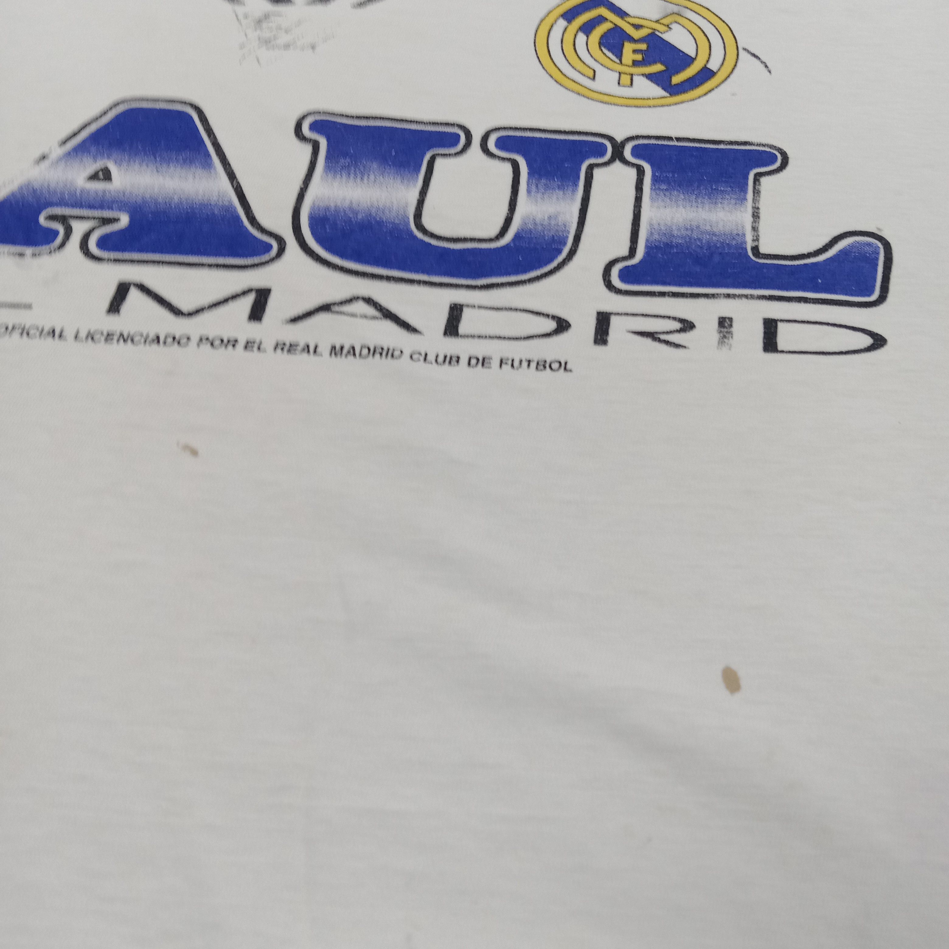 Vintage RAUL Real Madrid Soccer Player Tshirt C267N77 Size US L / EU 52-54 / 3 - 5 Thumbnail