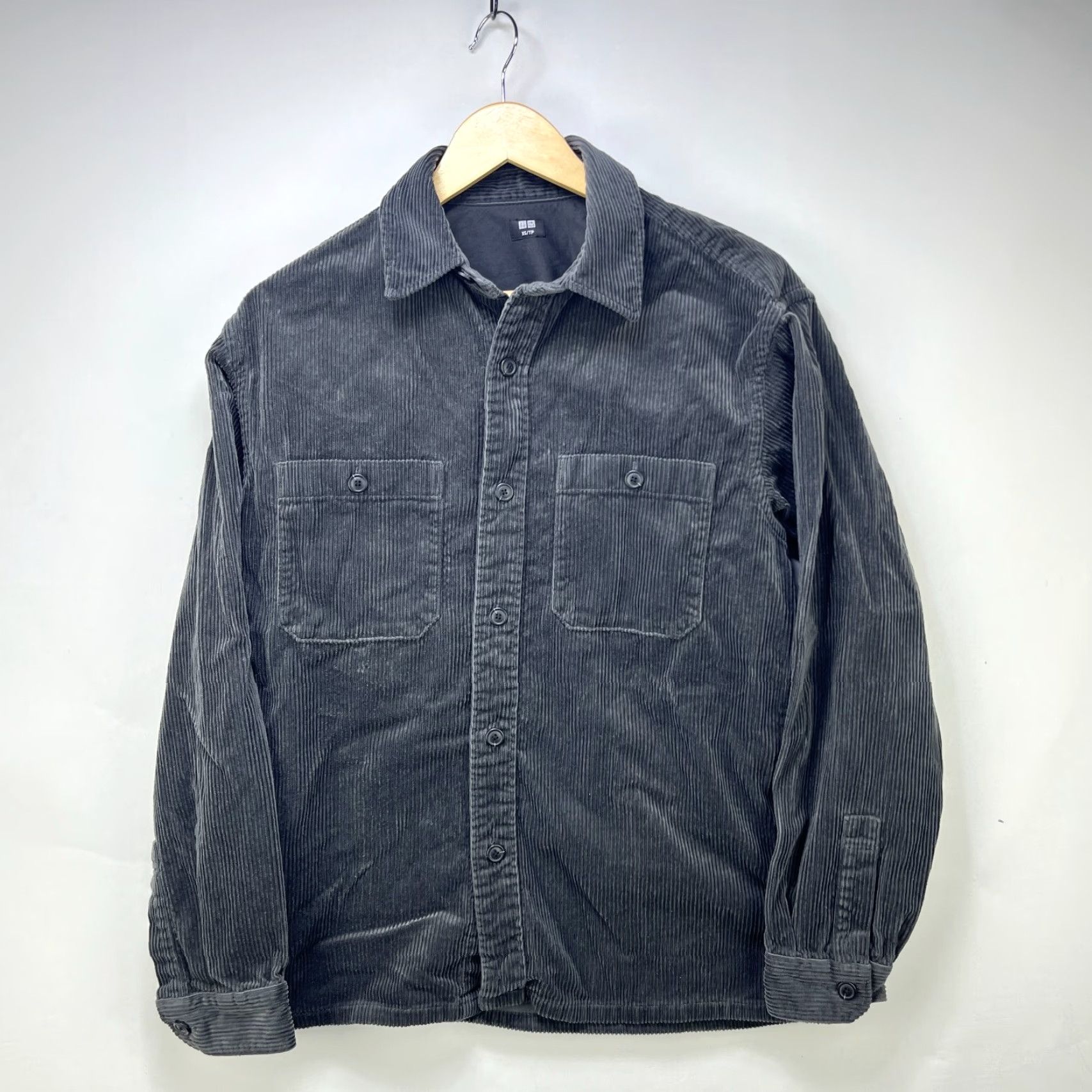 Uniqlo VINTAGE Uniqlo Corduroy Button-Up Shirt XS Dark Gray Long Sleeve Mens Size US XS / EU 42 / 0 - 2 Thumbnail