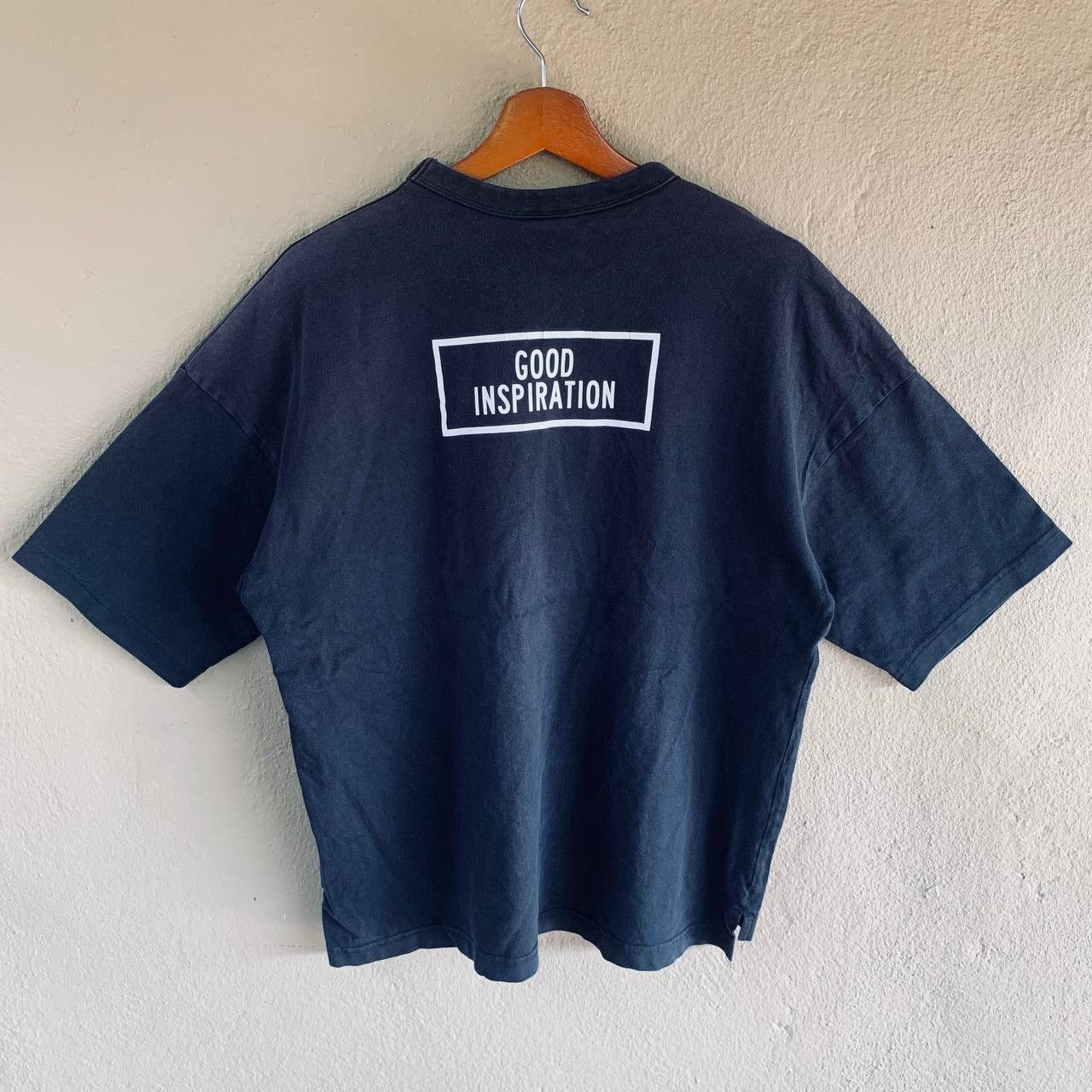 GU × Maison MIHARA YASUHIRO Maison Mihara Yasuhiro X GU ‘Good Inspiration’ Baggy Tees Size US L / EU 52-54 / 3 - 2 Thumbnail