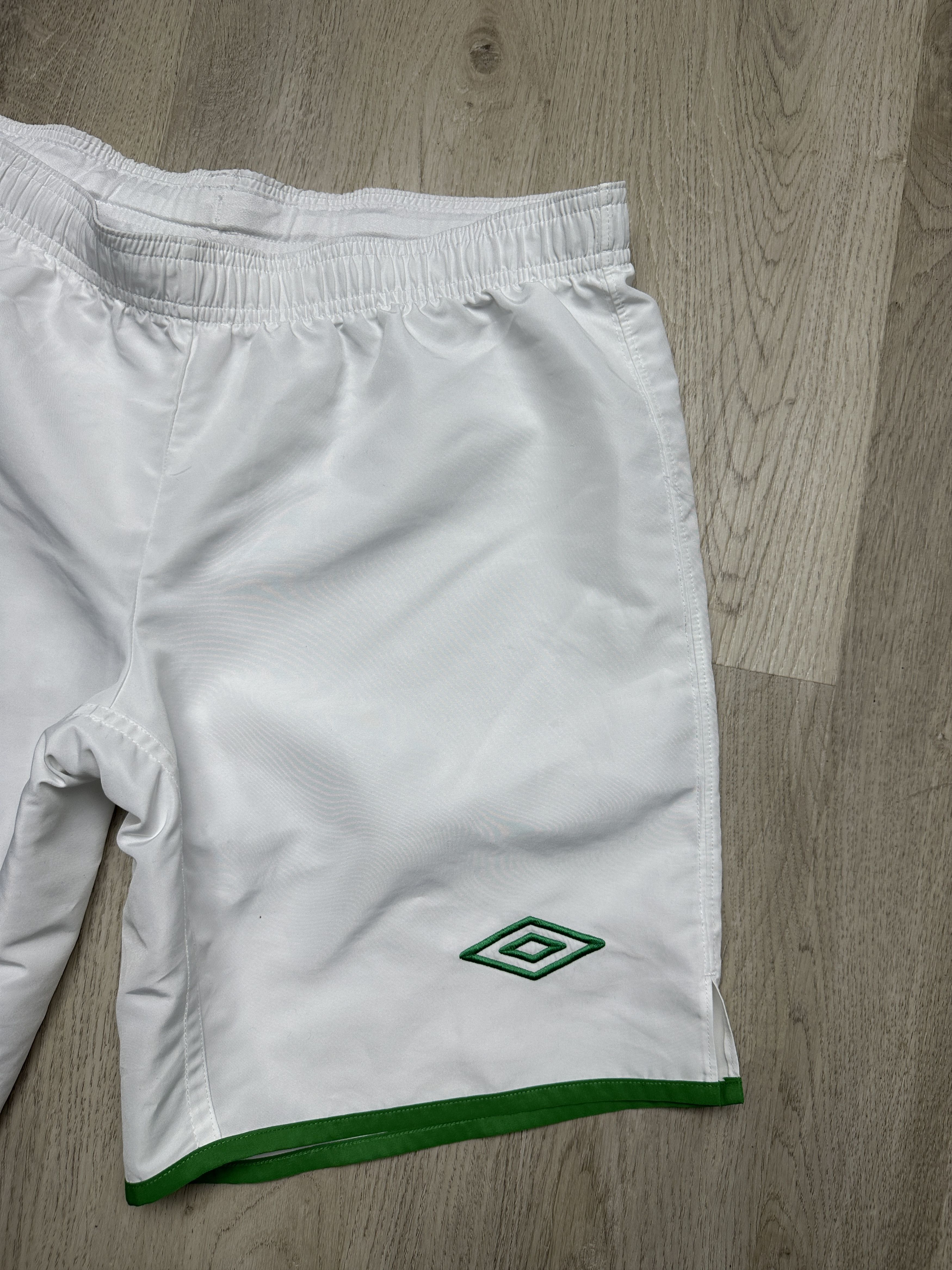Umbro Northern Ireland Umbro Football Soccer Shorts Size US 30 / EU 46 - 2 Thumbnail