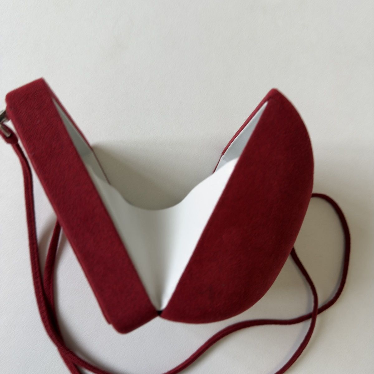 Maison Margiela A/W 10 Red Velvet ‘Trinket Box’ Hand Bag Size ONE SIZE - 16 Thumbnail