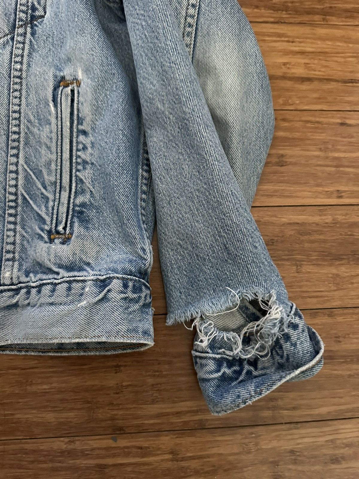 Levi's Vintage Light Wash Denim Jacket Size US M / EU 48-50 / 2 - 4 Thumbnail