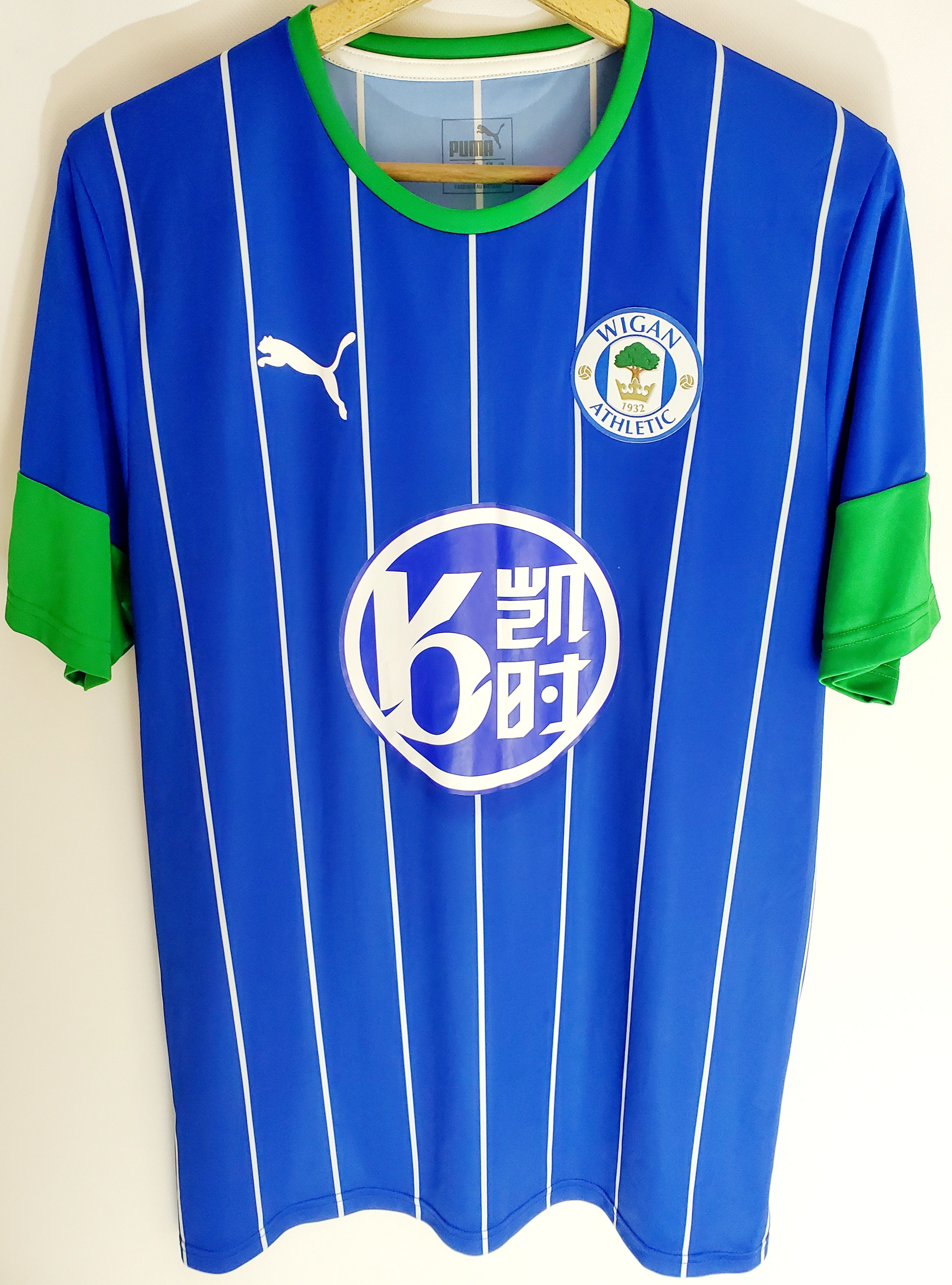 Puma Wigan Athletic Home soccer jersey 2019/20 New condition L Size US L / EU 52-54 / 3 - 1 Thumbnail