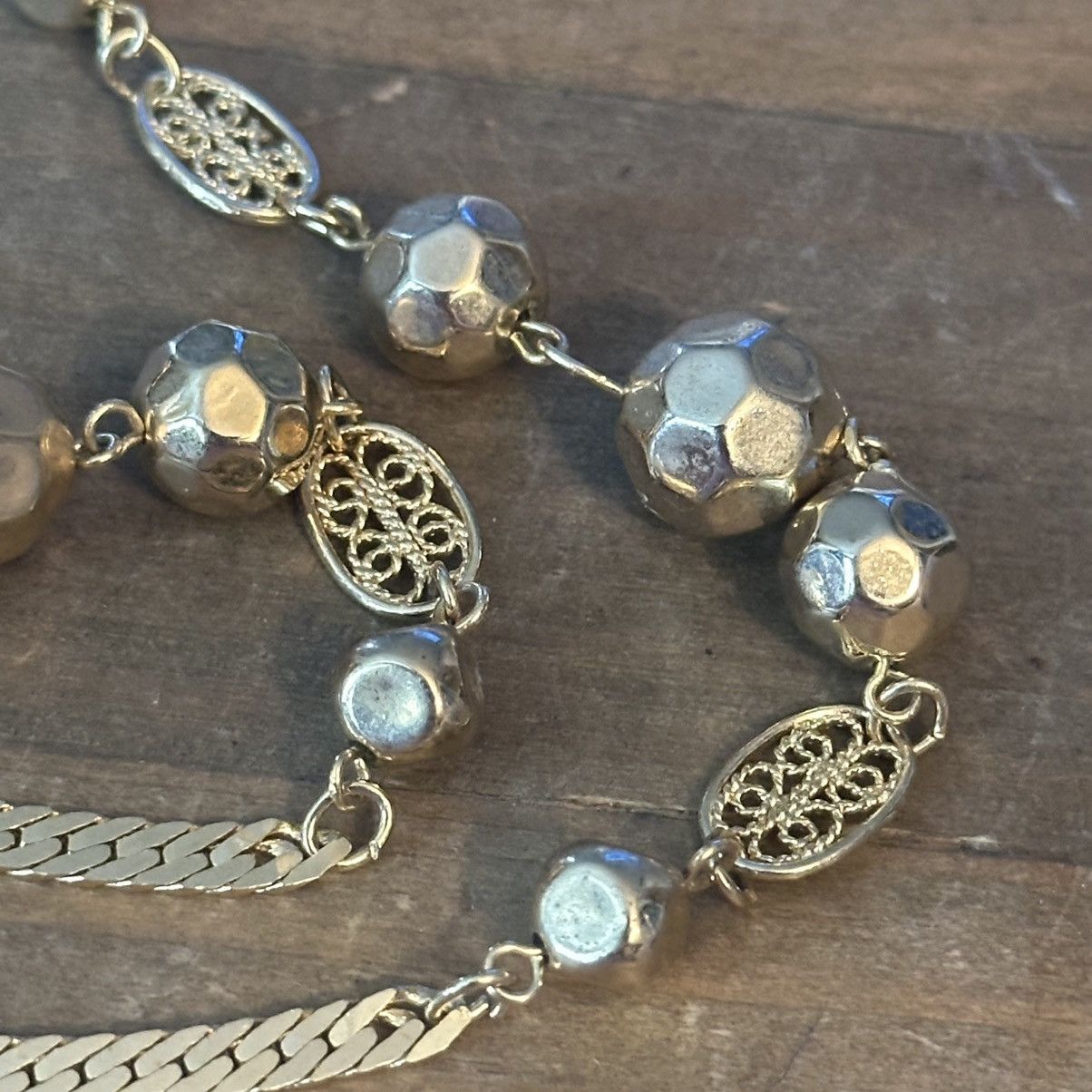 Other Gold tone herringbone stationed bead necklace Size ONE SIZE - 4 Thumbnail