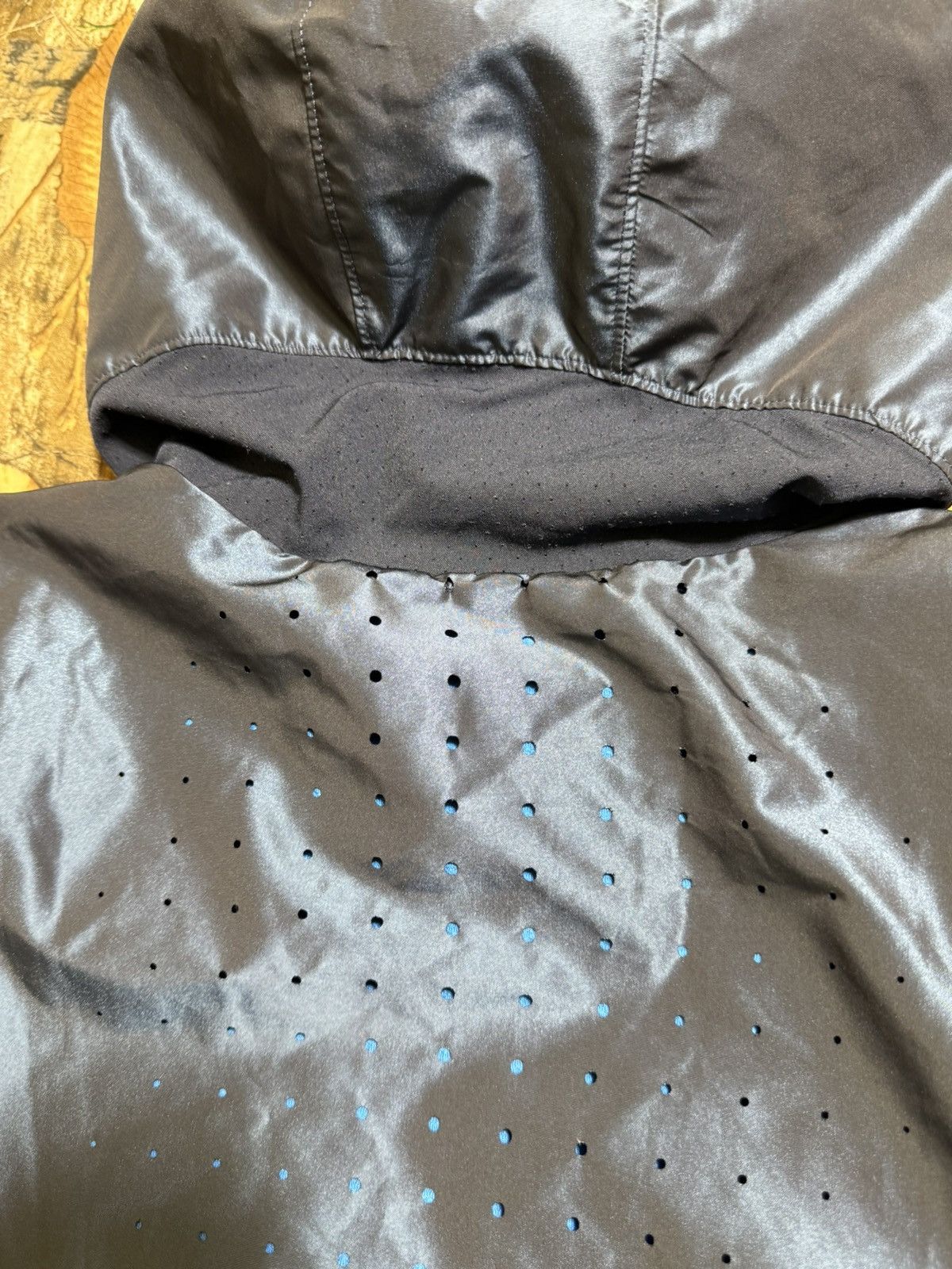 Nike ***FINAL DROP***RARE NIKE SHIELDTECH METALLIC JACKET SIZE XL Size US XL / EU 56 / 4 - 22 Thumbnail