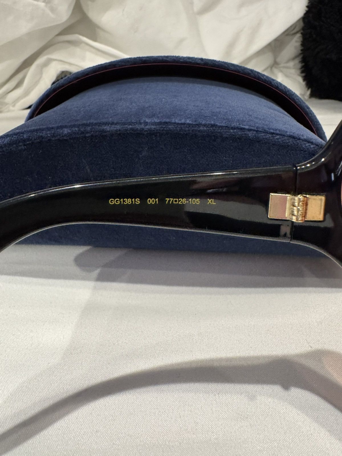 Gucci Gucci Black Oval Sunglasses Size ONE SIZE - 7 Thumbnail