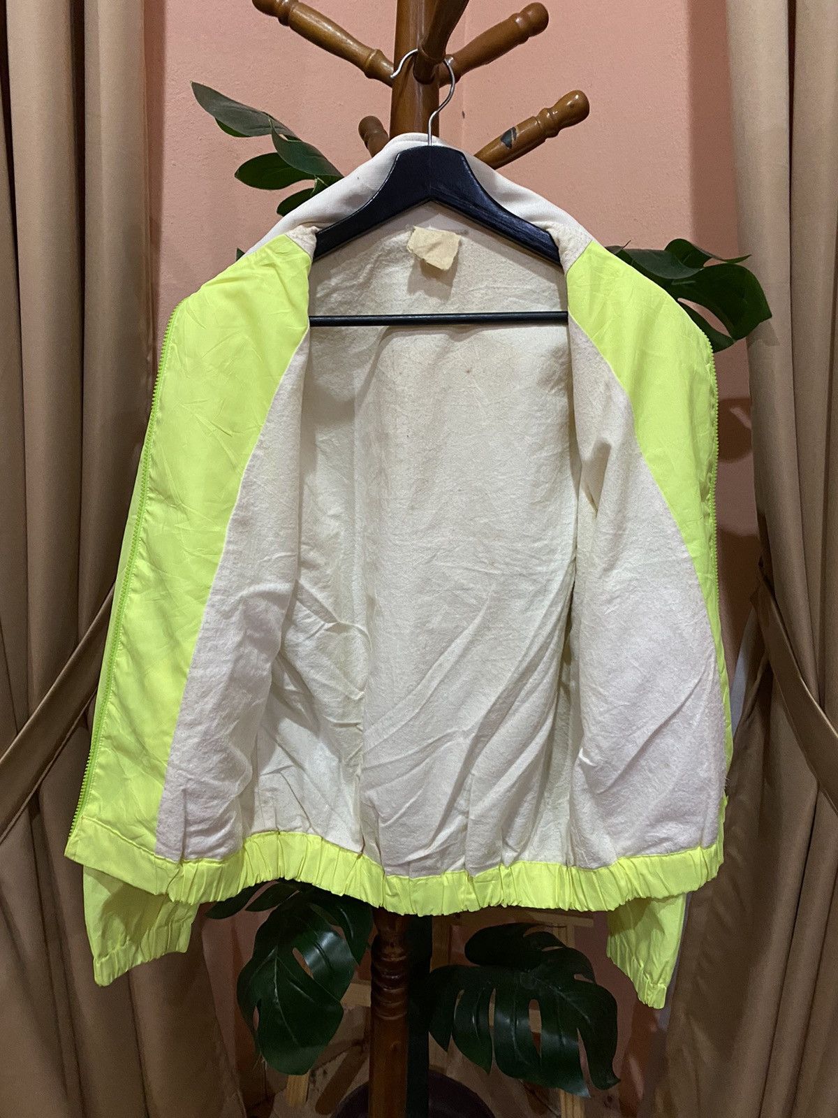 Helly Hansen Vintage Helly Hansen Neon Yellow Windbreaker Jacket Size US M / EU 48-50 / 2 - 5 Thumbnail