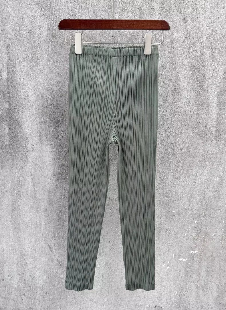 Issey Miyake issey miyake size:1 Light green pleated pants Size 42" / US 20 - 2 Thumbnail