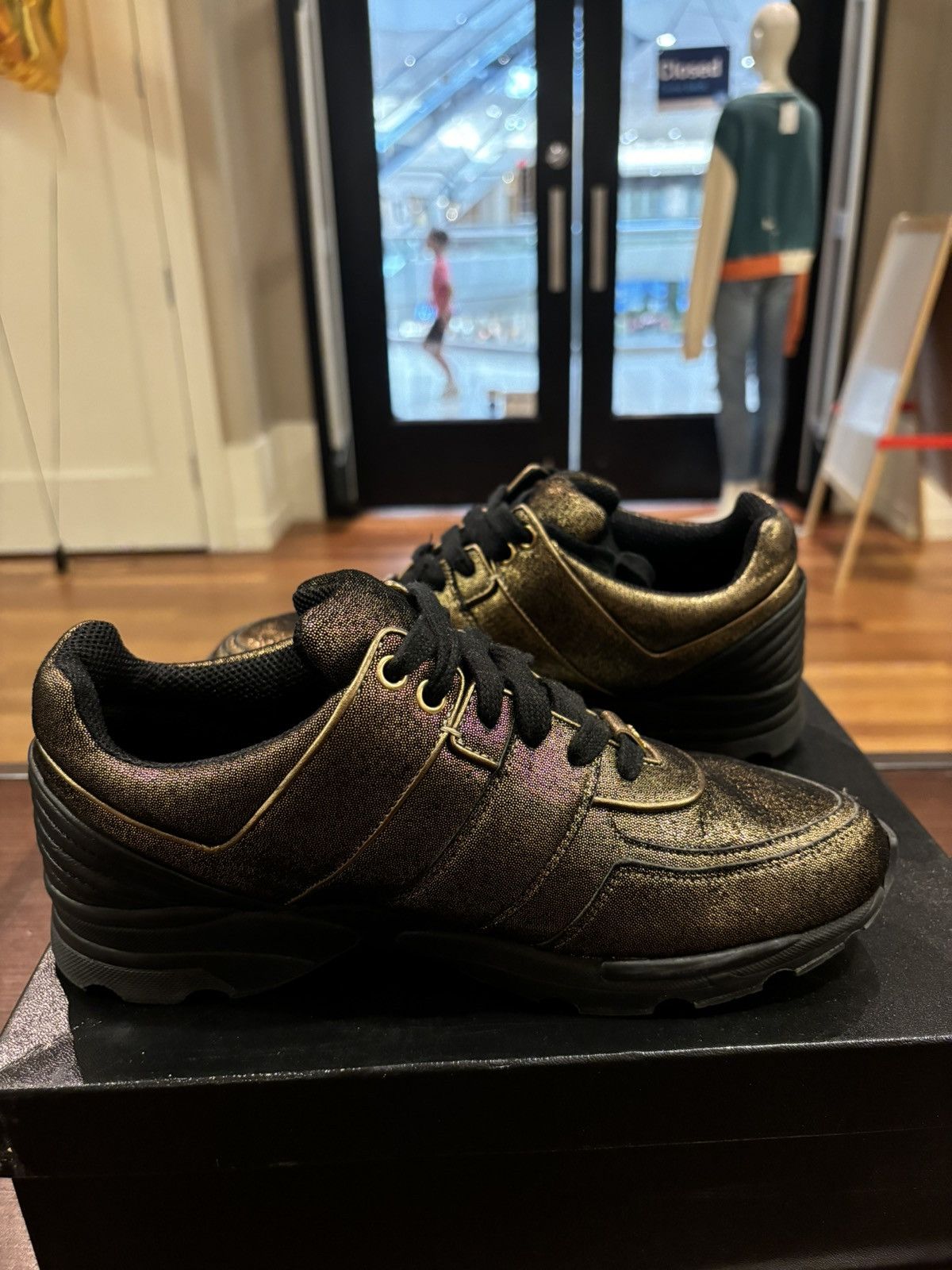 Chanel Chanel Trainer Gold/Black Size US 5.5 / EU 38 - 4 Thumbnail