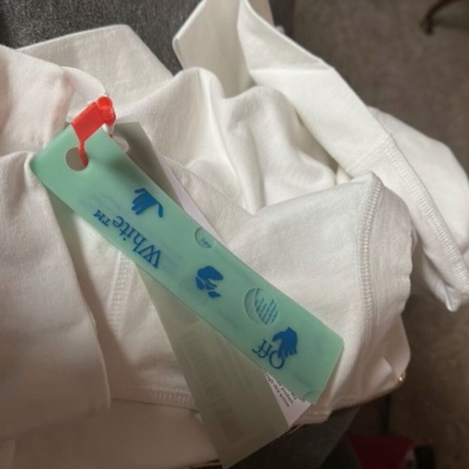 Off-White Off White Fluo Swimming Man Cotton Cropped Tee L Size L / US 10 / IT 46 - 9 Thumbnail