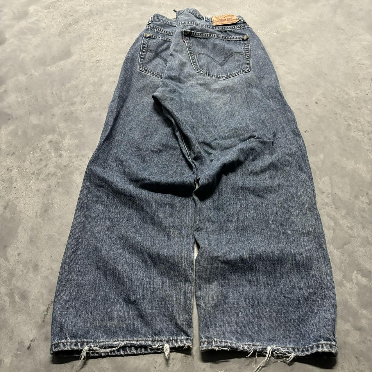 Levi's × Vintage Crazy Vintage Y2K/2000s Baggy Grunge Levi’s Faded Dark Wash Skater Denim Jeans! Size US 38 / EU 54 - 4 Thumbnail