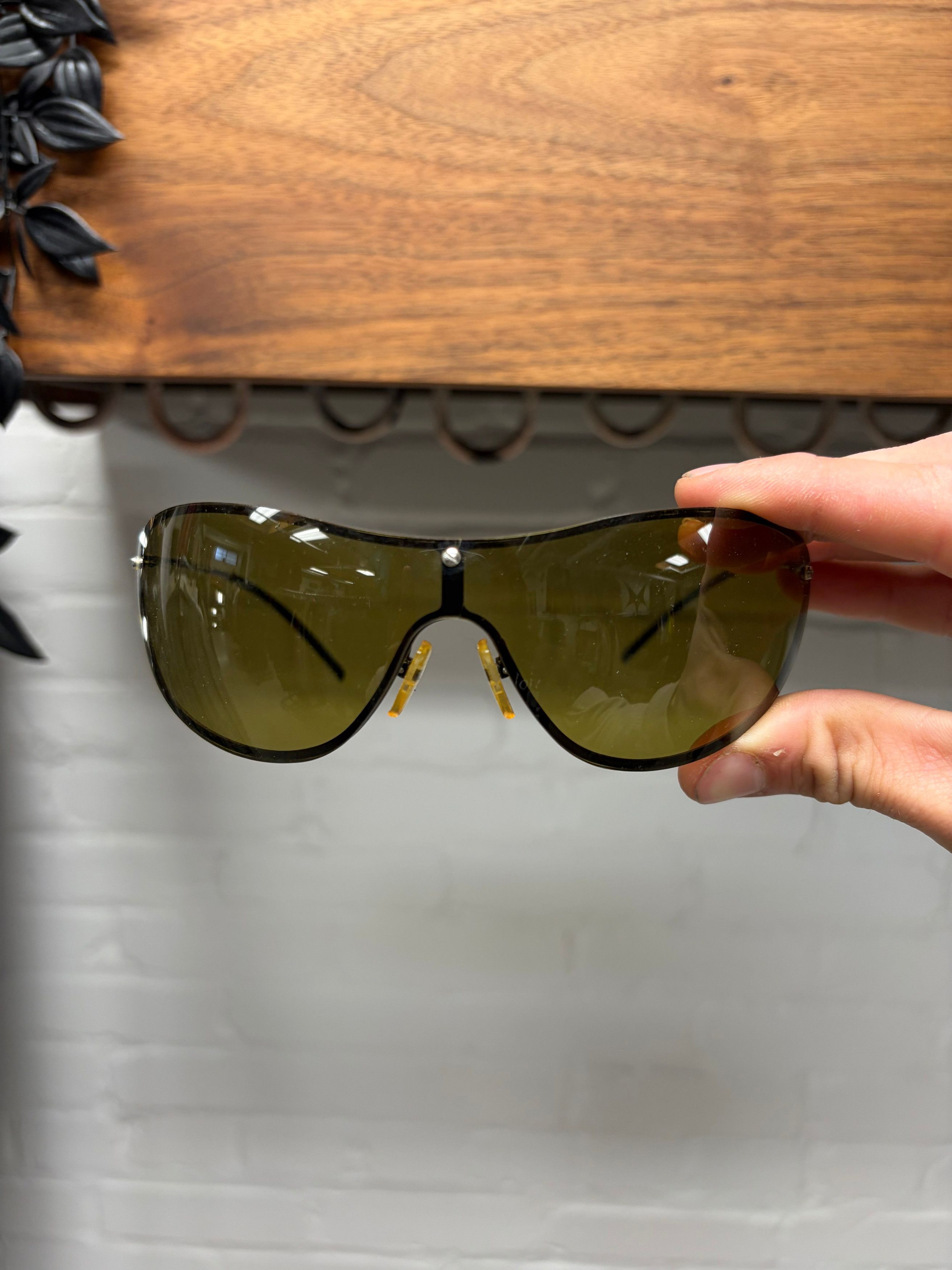 Gucci 2000s Gucci Rimless Green Tinted Silver Frame Sunglasses Size ONE SIZE - 1 Thumbnail