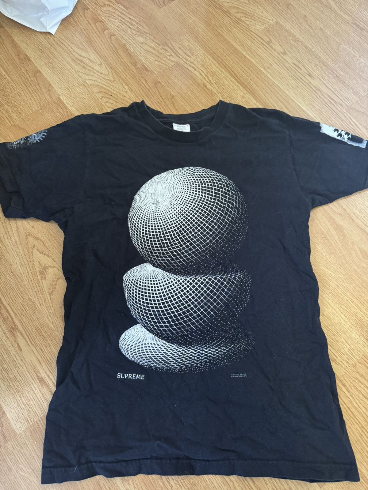 Supreme Supreme x MC Escher Sphere tee M Size US M / EU 48-50 / 2 - 1 Thumbnail