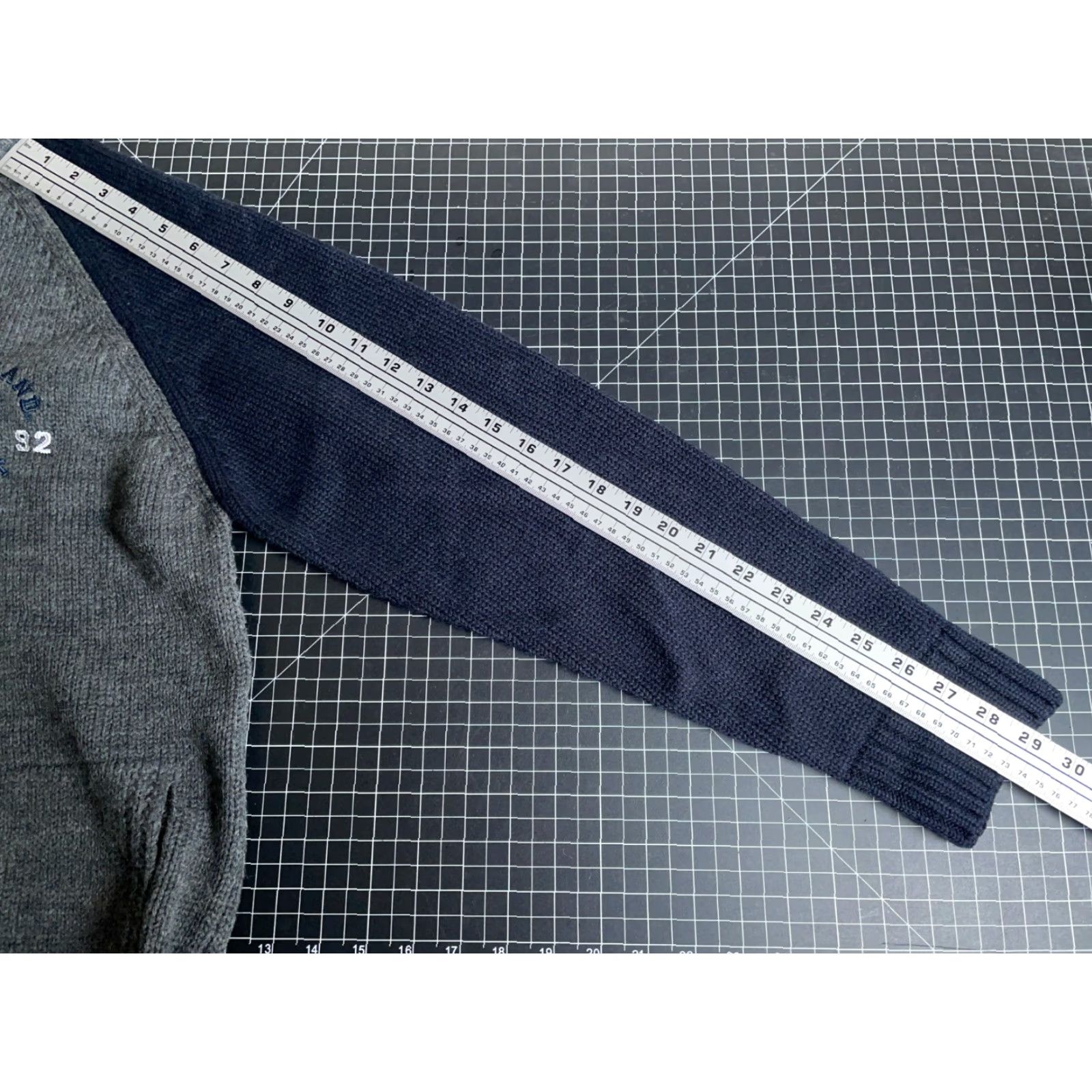 Disney Disneyland Resort Paris Full Zip Sweater Adult XL Gray Mickey Mouse Knit Wool-Acrylic Heavyweight Embroidered Vintage Disney Men Credit Card: N/A Size US XL / EU 56 / 4 - 7 Thumbnail