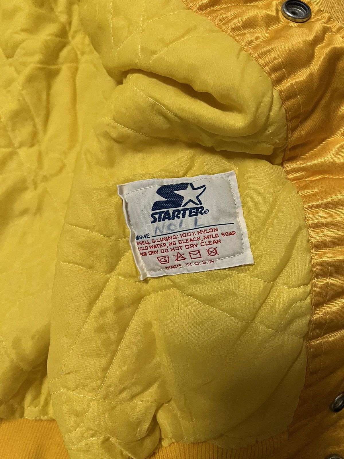 NBA × Starter × Vintage Vintage Lakers Starter Bomber Jacket size XL 25x26.5 Size US XL / EU 56 / 4 - 7 Thumbnail