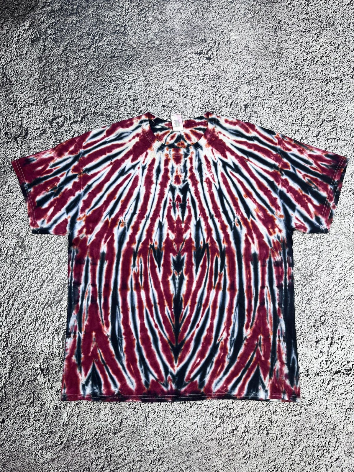 Vintage Vintage Y2K tie dye coloured tee streetwear size XL Size US XL / EU 56 / 4 - 1 Thumbnail