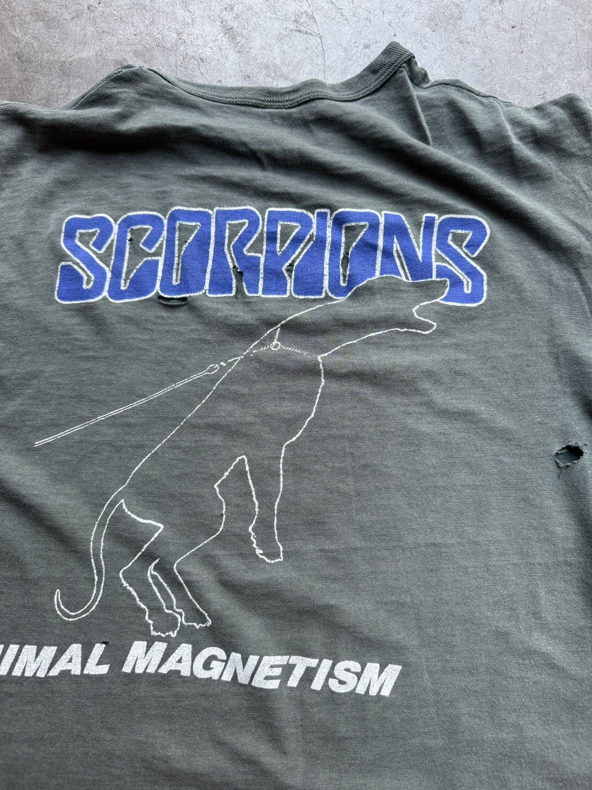 Band Tees × Vintage Vintage 1979 Scorpions Animal Magnetism Graphic Band Tee Size US M / EU 48-50 / 2 - 8 Thumbnail
