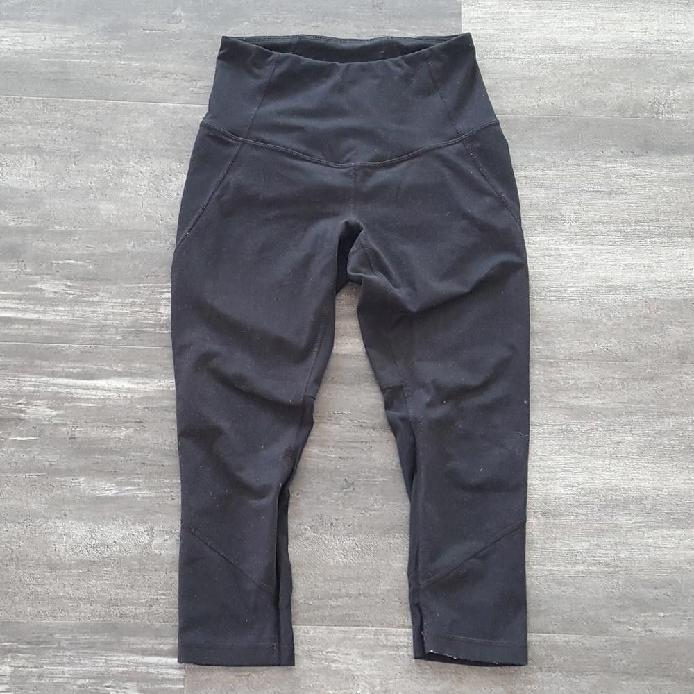 Canterbury of New Zealand Black High Waisted Zella Athletic S Capri Size 28" / US 6 / IT 42 - 1 Thumbnail