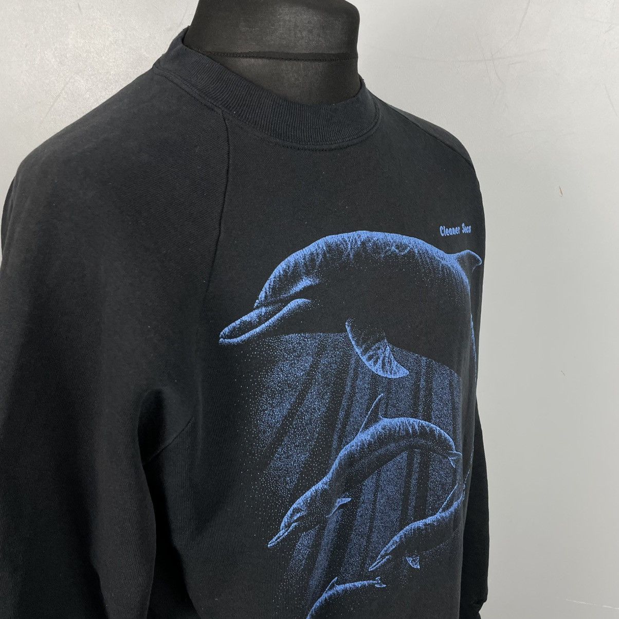 Vintage Vintage 80’s Dolphin Alaska Sweatshirt Alaska sweatshirt Size US L / EU 52-54 / 3 - 6 Thumbnail