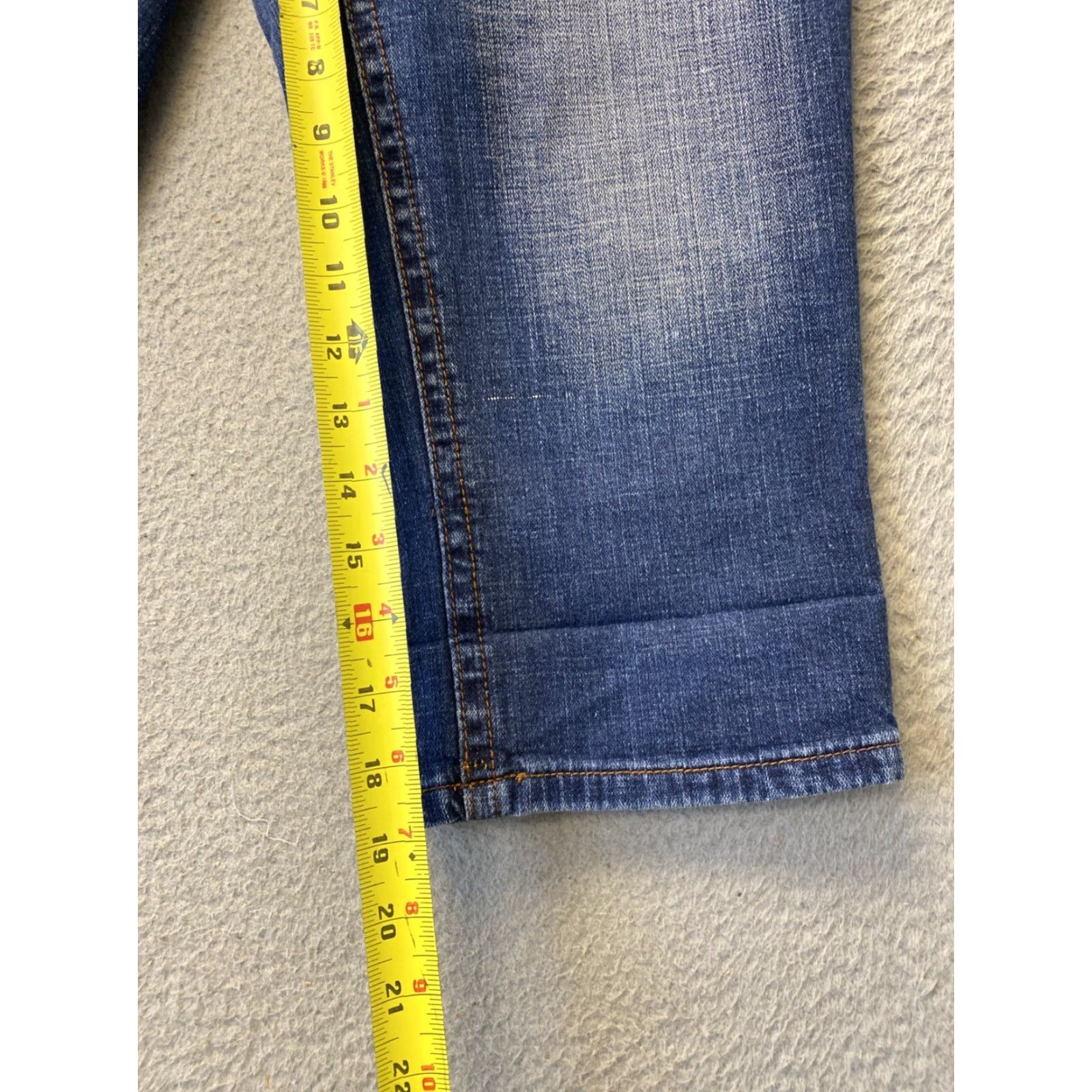Vintage VIGOSS Denim Capri Jeans Mid Rise Women’s 11 34x19 Blue Slim Distressed Designer Size 32" / US 10 / IT 46 - 5 Thumbnail