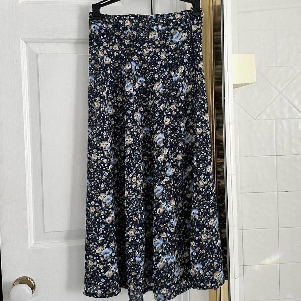 Designer Women's Black and Multi Skirt Size 28" / US 6 / IT 42 - 1 Thumbnail