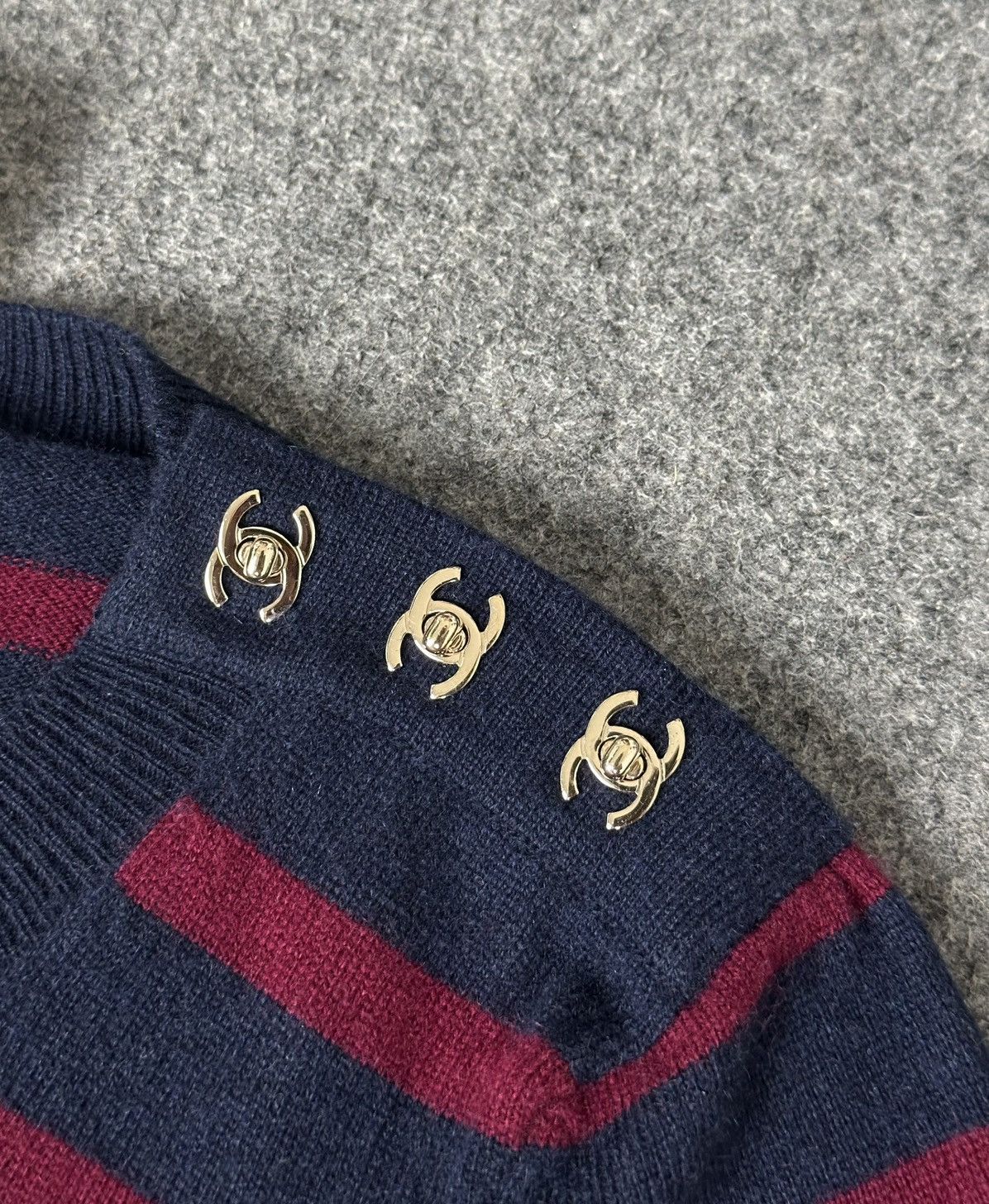 Chanel Chanel - Karl Lagerfeld 2011 Cashmere Jumper Dress Turn Lock Size XS / US 0-2 / IT 36-38 - 7 Thumbnail