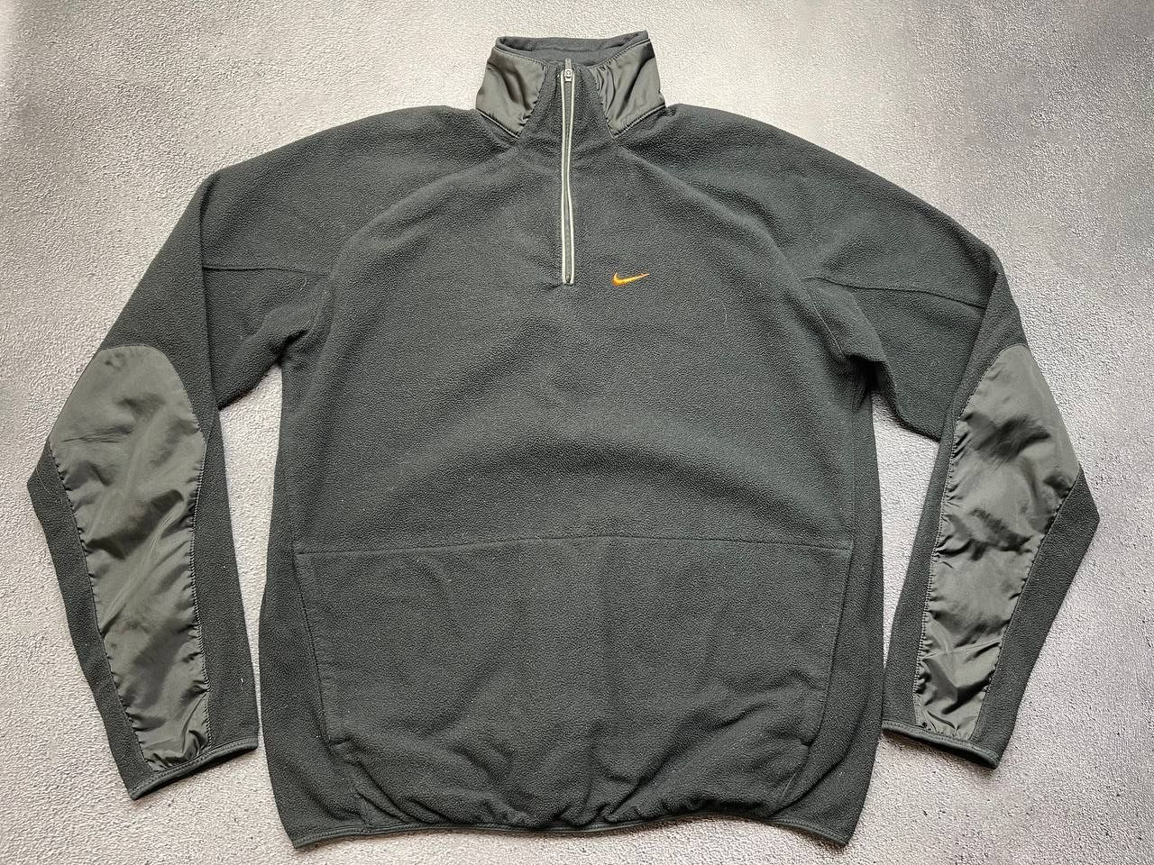 Vintage Nike black small swoosh Fleece