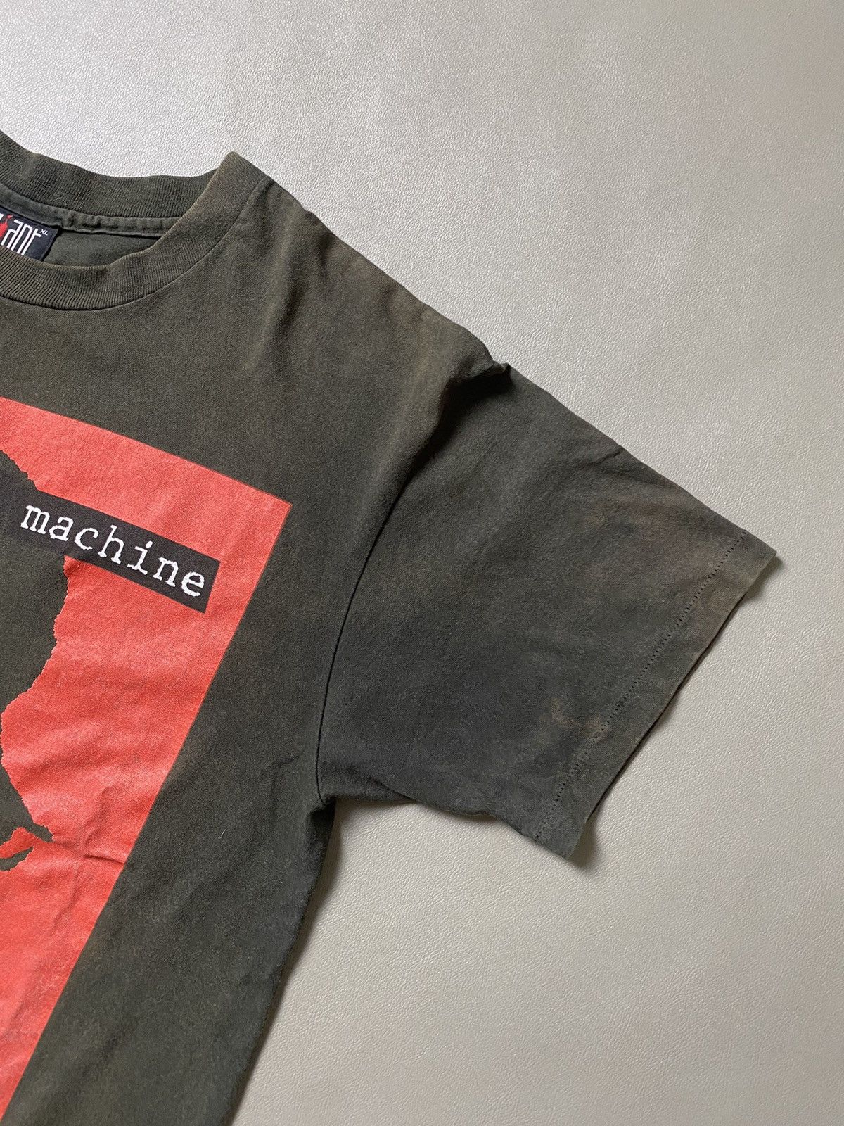 Band Tees × Vintage Vintage Rage Against The Machine Tshirt Size US XL / EU 56 / 4 - 9 Thumbnail