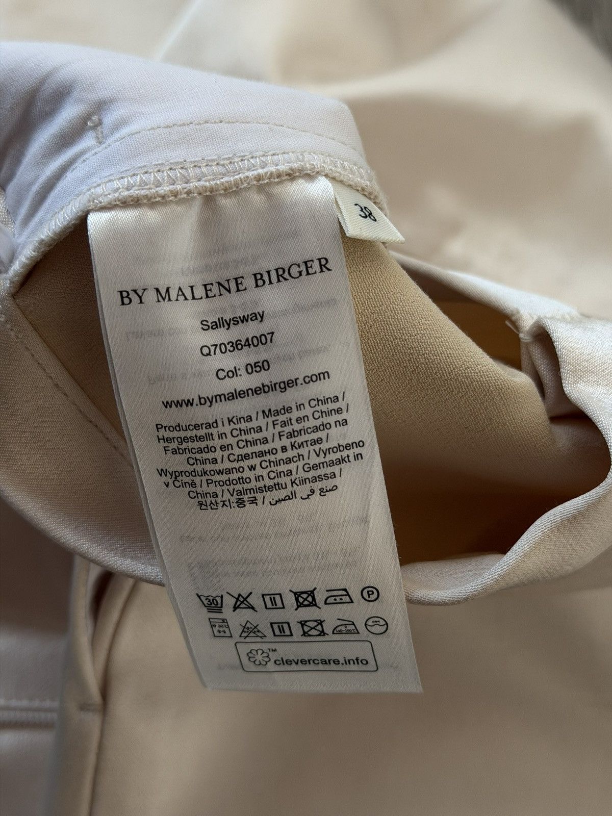 By Malene Birger By Malene Birger Luxury Beige Perl Gold Pants Size 26" / US 2 / IT 38 - 15 Thumbnail