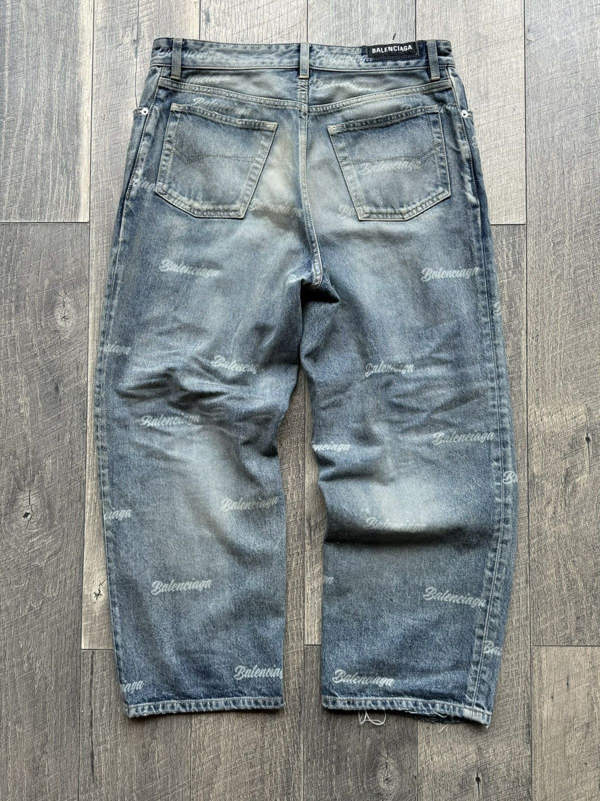 Balenciaga Balenciaga All Over Logo Light Wash Cropped Jeans - 31 Size US 31 - 4 Thumbnail