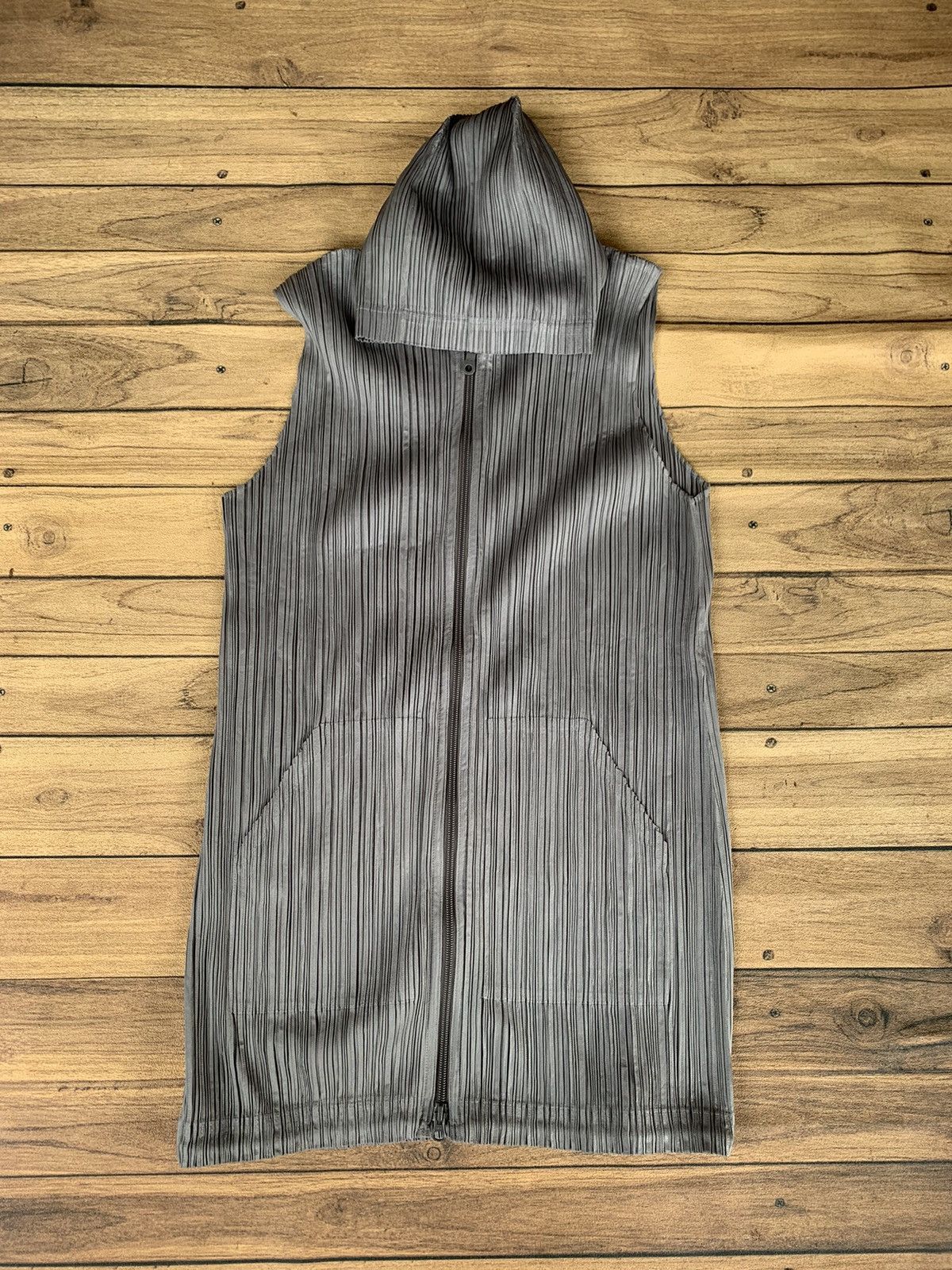 Pleats Please Issey Miyake Pleats please issey miyake vest hoodie Size XL / US 12-14 / IT 48-50 - 1 Thumbnail