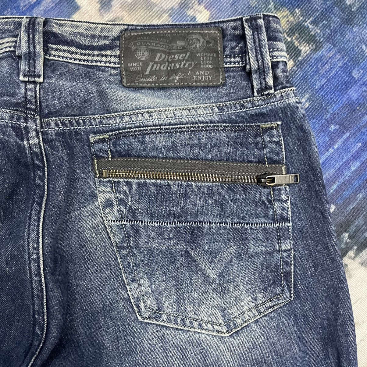 Diesel Diesel Industry Distressed Faded Straight Jeans Size US 31 - 21 Thumbnail