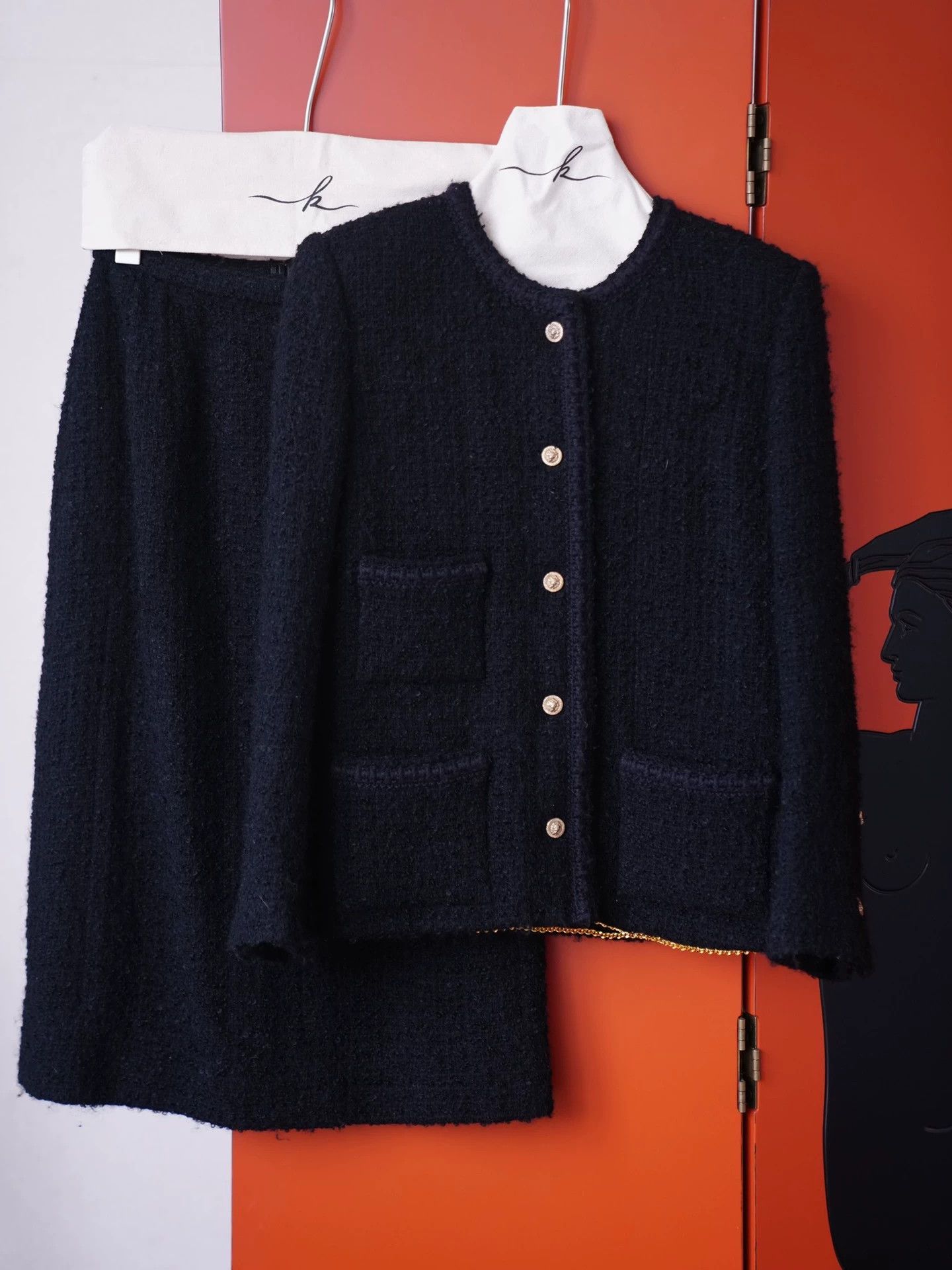 Chanel Chanel 1970s Black & Gold Lion Logo Wool Tweed Set Size M / US 6-8 / IT 42-44 - 4 Thumbnail