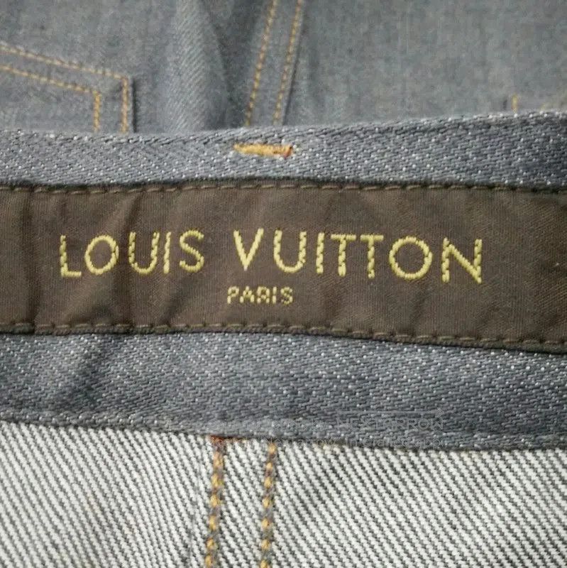 Louis Vuitton Louis Vuitton High-Waisted Denim Skirt. Size US 29 - 4 Thumbnail