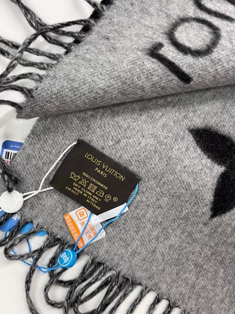 Louis Vuitton Louis Vuitton Black and Grey Old-print Double Face Cashmer Size ONE SIZE - 3 Thumbnail