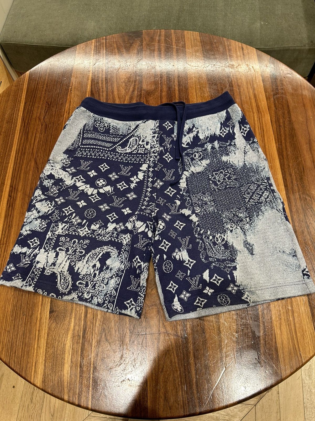 Louis Vuitton LOUIS VUITTON BANDANA SHORTS Size US 32 / EU 48 - 2 Thumbnail