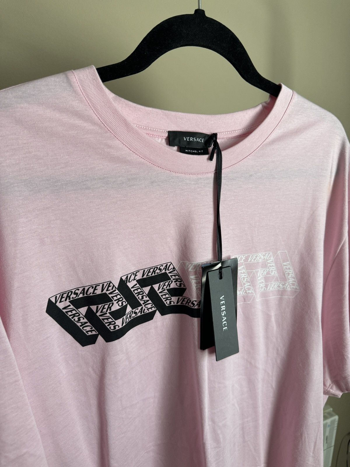 Versace Versace Pink Black/White Graphic Logo T Shirt Size US XXL / EU 58 / 5 - 2 Thumbnail