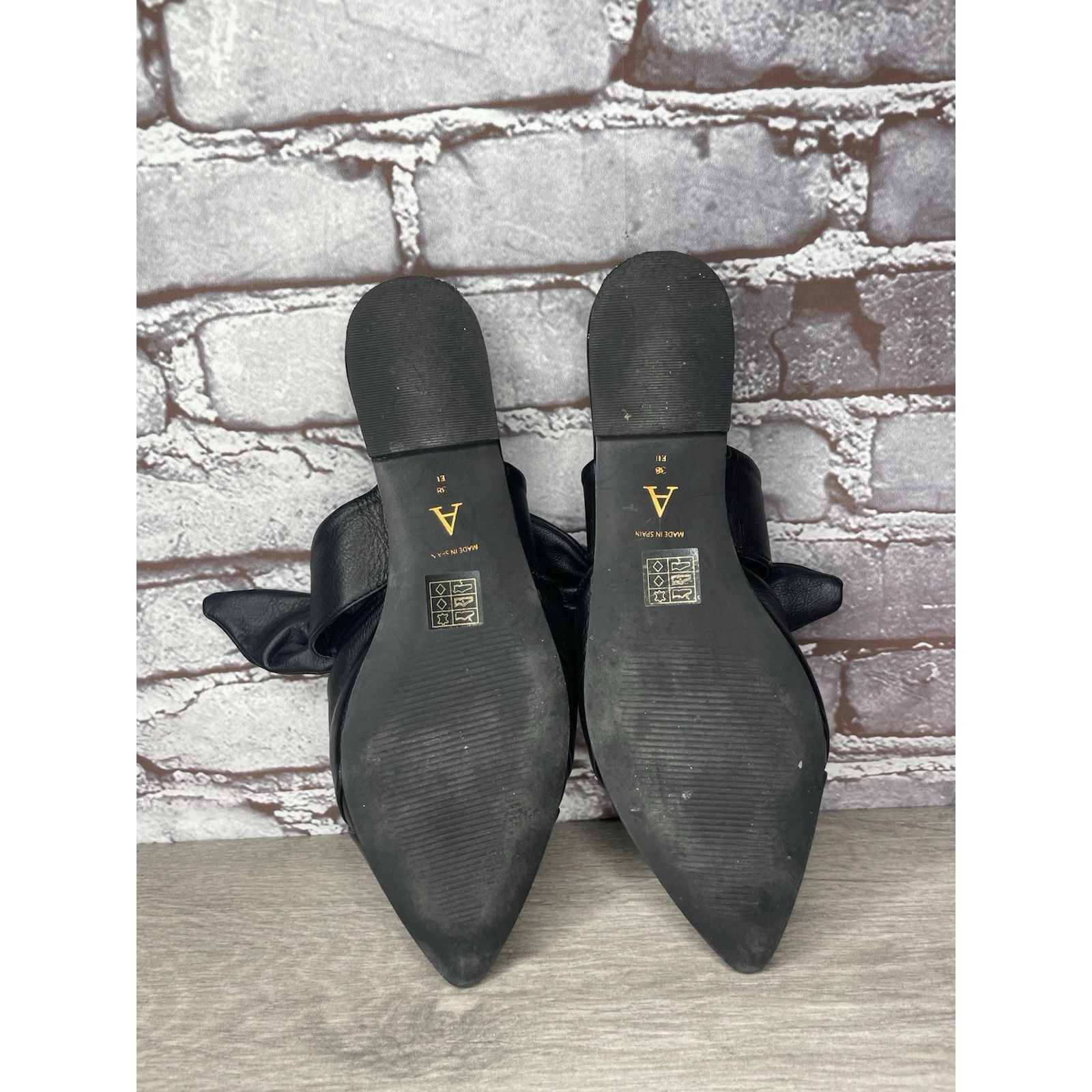 Anthropologie Anthropologie Black Leather Bow Pointed Toe Mules Flats Wome Size US 7.5 / IT 37.5 - 24 Thumbnail