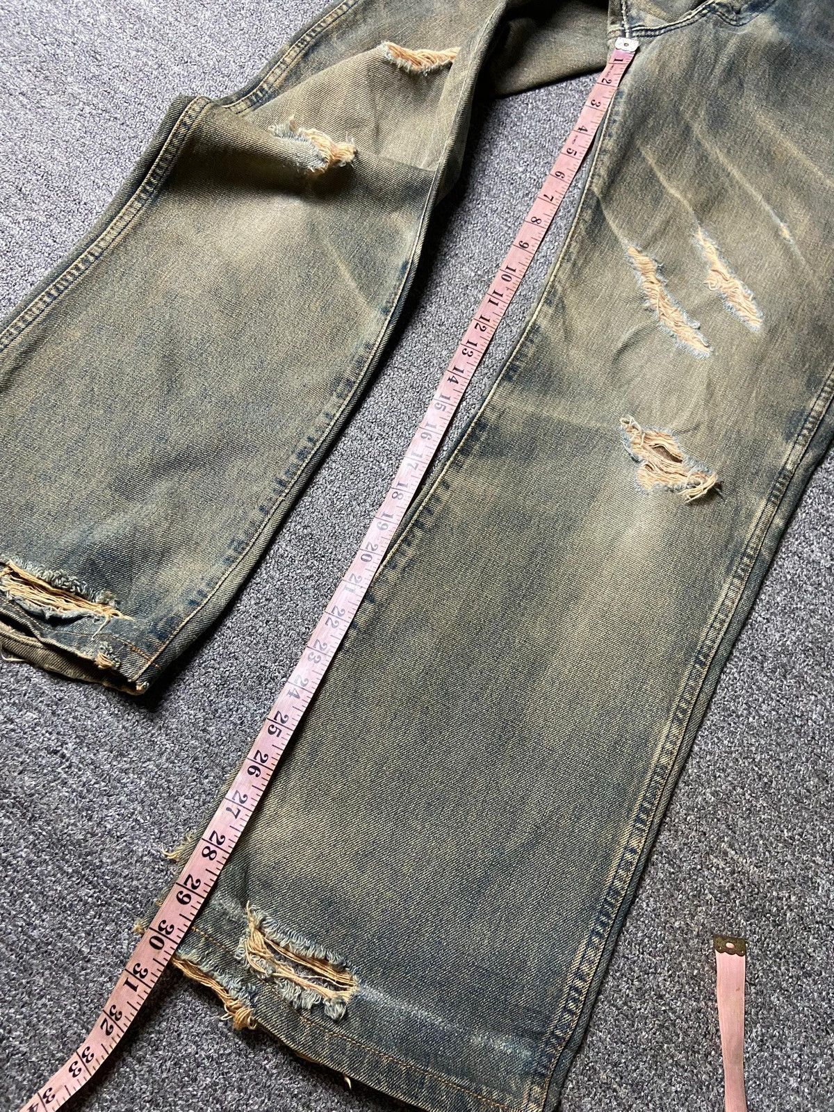 Wrangler Vintage Wrangler 1904 Distressed Ripped Jeans (164) Size US 33 - 13 Thumbnail
