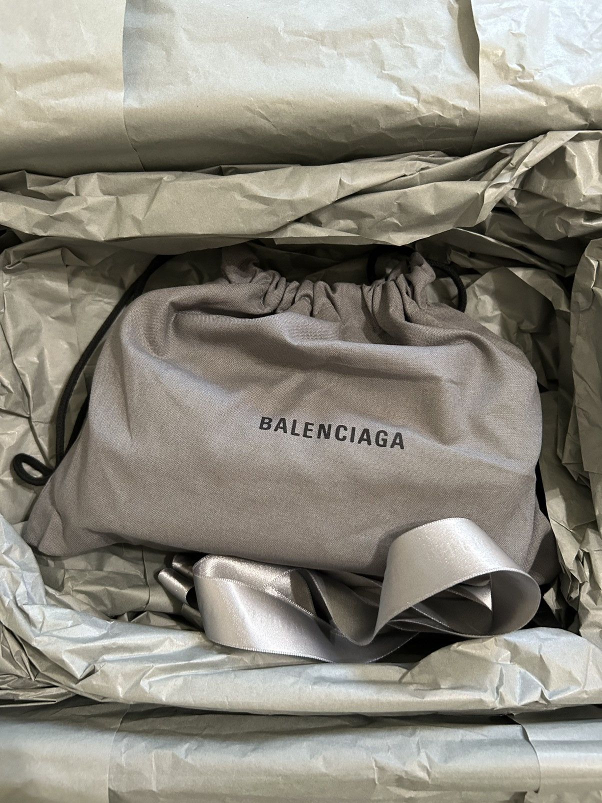 Balenciaga Balenciaga Gossip Wallet Bag Lime Green 100% Authentic Size ONE SIZE - 3 Thumbnail